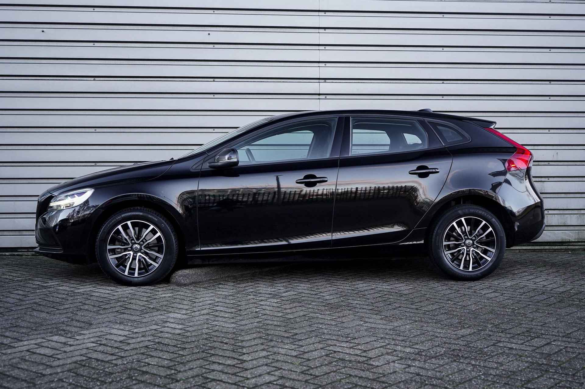 Volvo V40 1.5 T2 Polar+ | Automaat | Lederen bekleding | Stoelverwarming | 16" Lichtmetalen velgen - 3/27