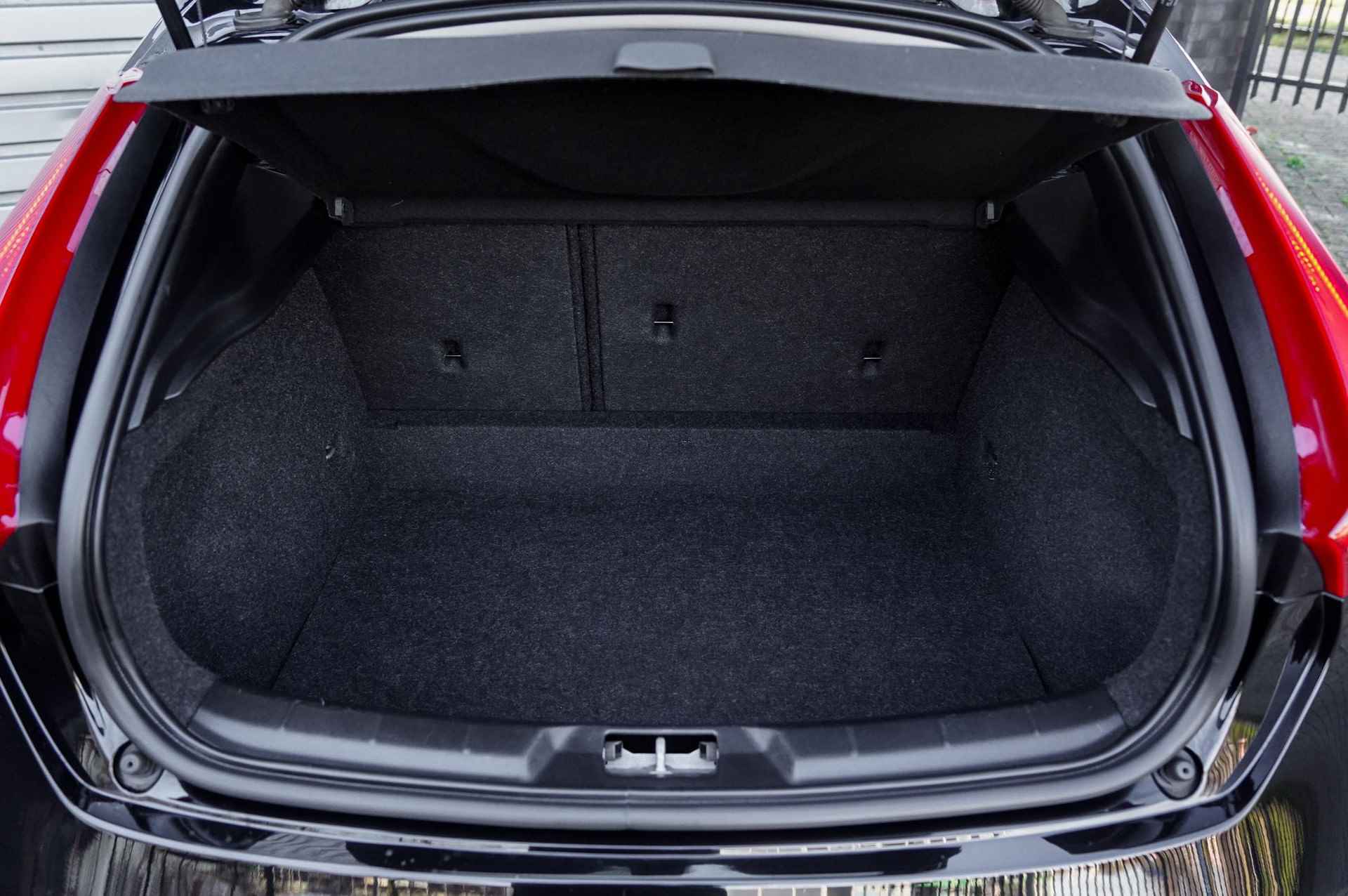 Volvo V40 1.5 T2 Polar+ | Automaat | Lederen bekleding | Stoelverwarming | 16" Lichtmetalen velgen - 10/27