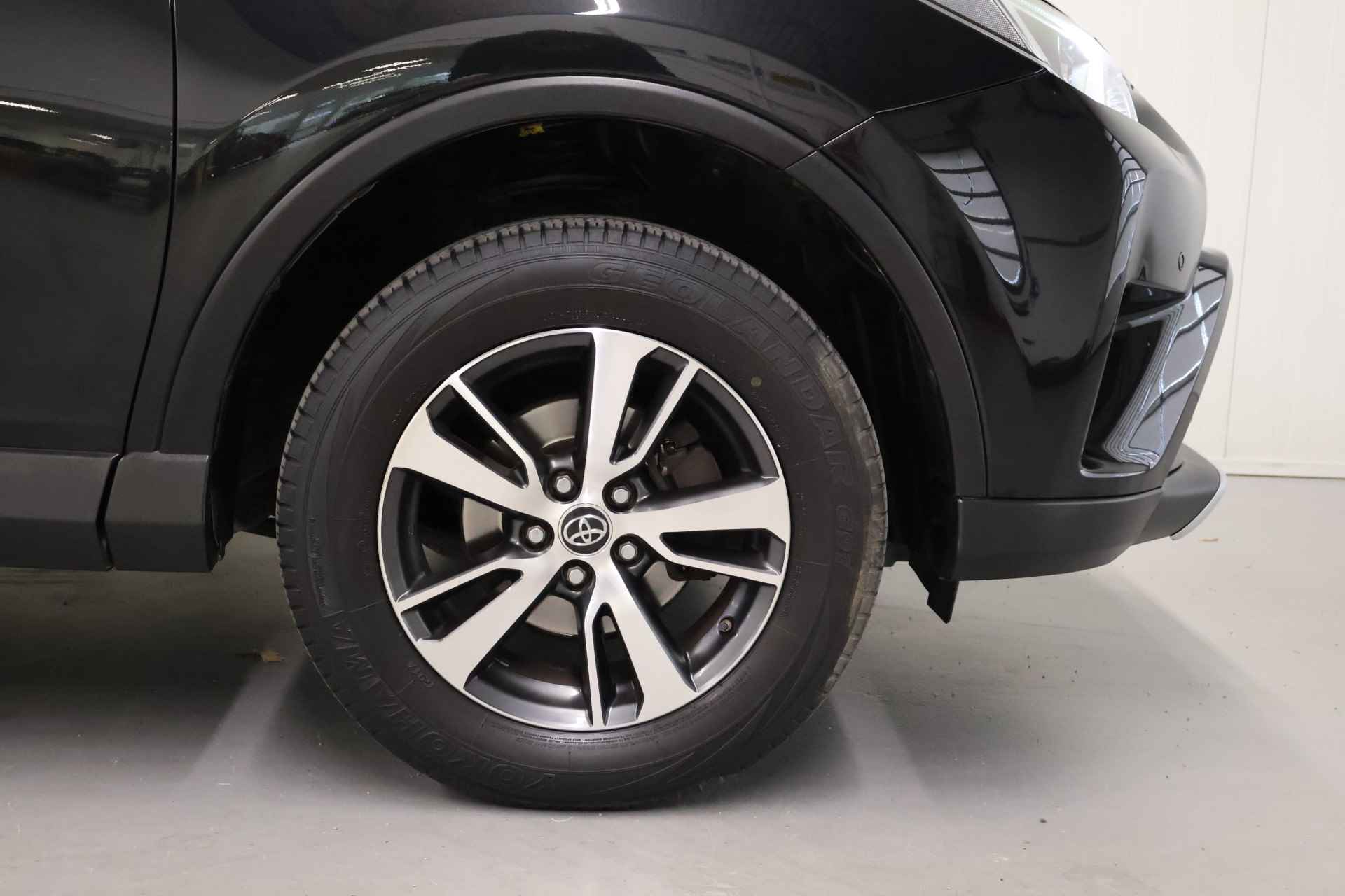 Toyota RAV4 2.0 VVT-i AWD Dynamic | Trekhaak | Navigatie | PDC - 9/29