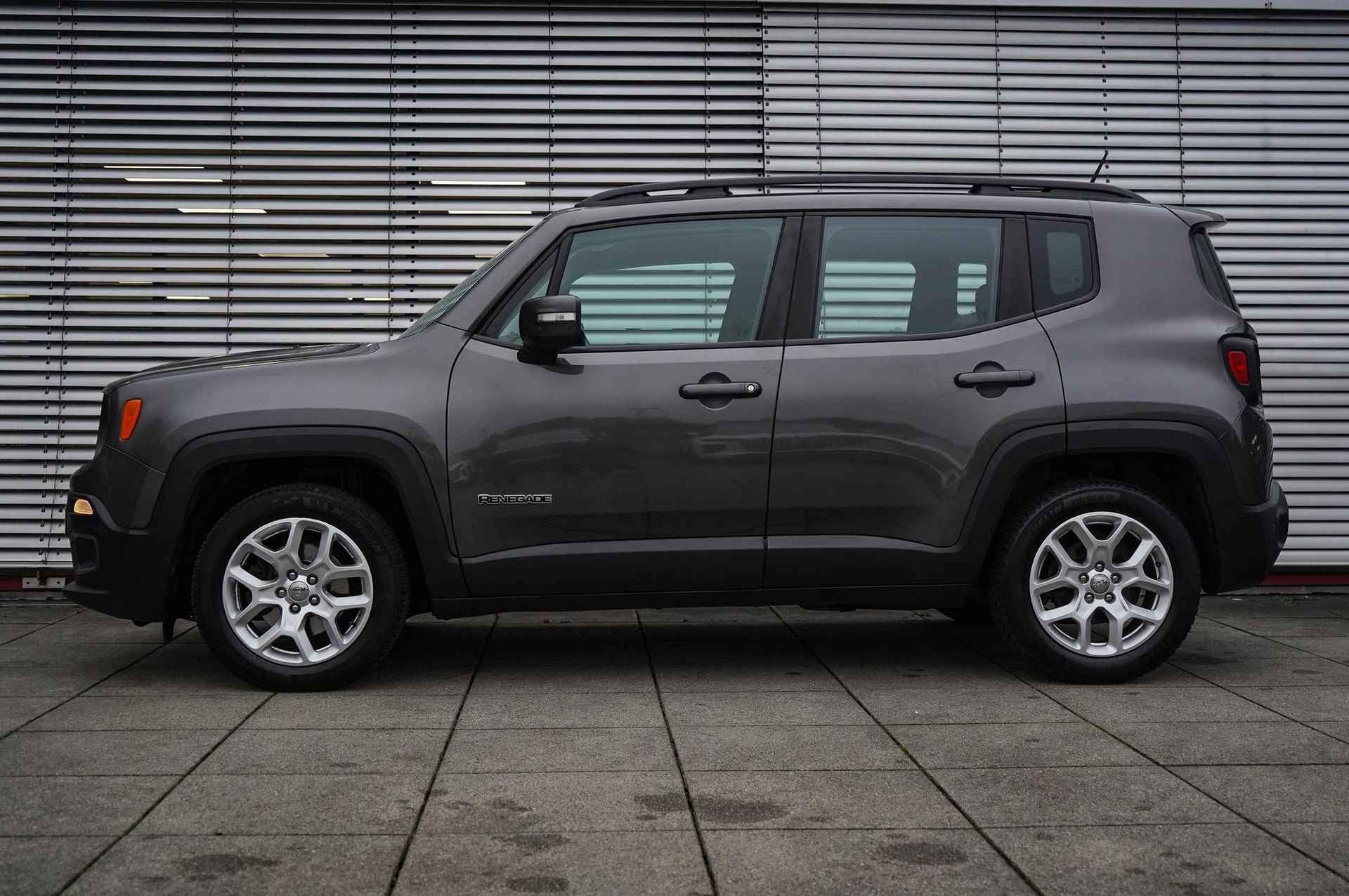 Jeep Renegade 1.4 MultiAir Longitude | Dealeronderhouden | PDC | All-Season banden - 3/25