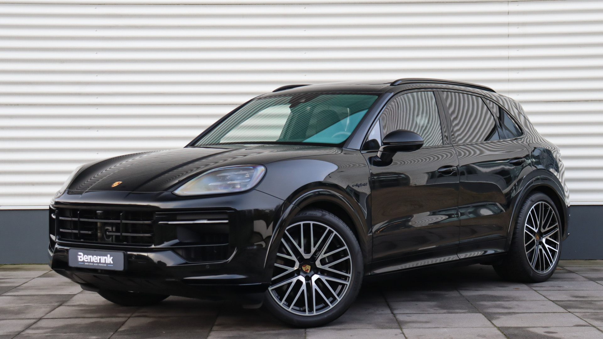 Porsche Cayenne 3.0 E-Hybrid SportDesign | Achterasbesturing | Panoramadak | HD Matrix | BOSE Sound | Trekhaak