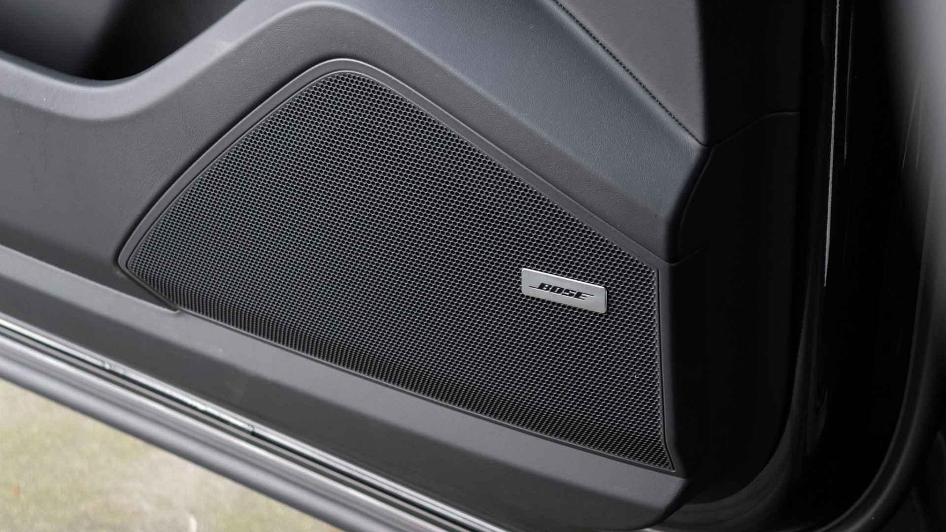 Porsche Cayenne 3.0 E-Hybrid SportDesign | Achterasbesturing | Panoramadak | HD Matrix | BOSE Sound | Trekhaak - 11/35