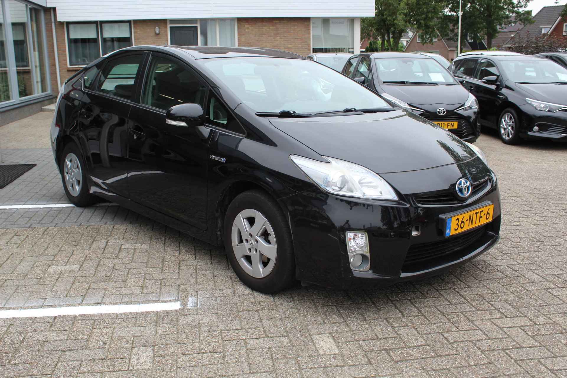 Toyota Prius 1.8 COMFORT HEAD-UP DISPLAY KEYLESS CRUISE LENDE STEUN AFN-TREKHAAK EL-RAMEN & SPIEGELS CLIMA - 4/28