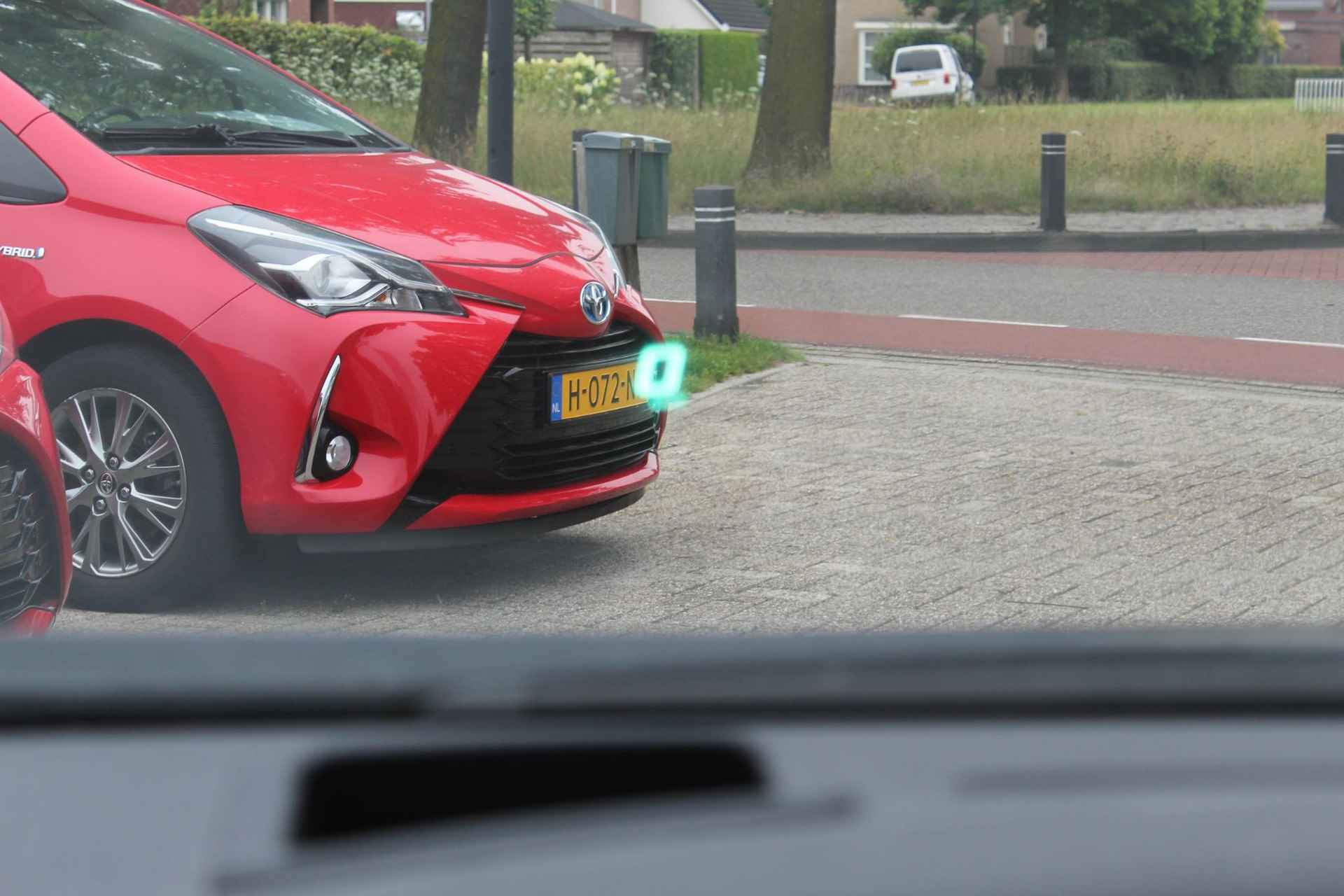 Toyota Prius 1.8 COMFORT HEAD-UP DISPLAY KEYLESS CRUISE LENDE STEUN AFN-TREKHAAK EL-RAMEN & SPIEGELS CLIMA - 27/28