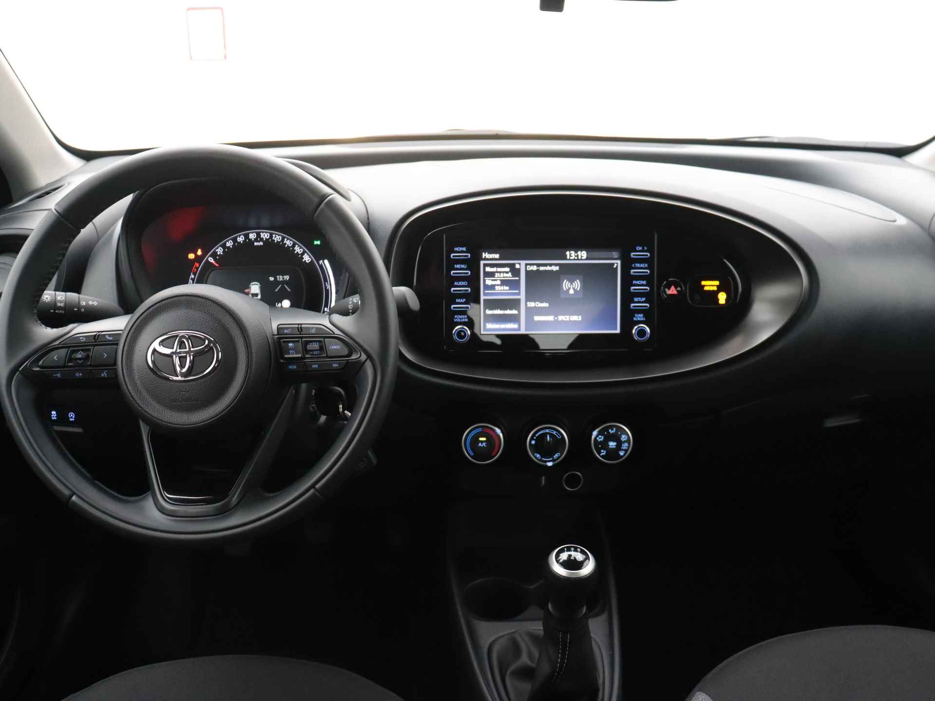 Toyota Aygo X 1.0 VVT-i MT play - 6/41