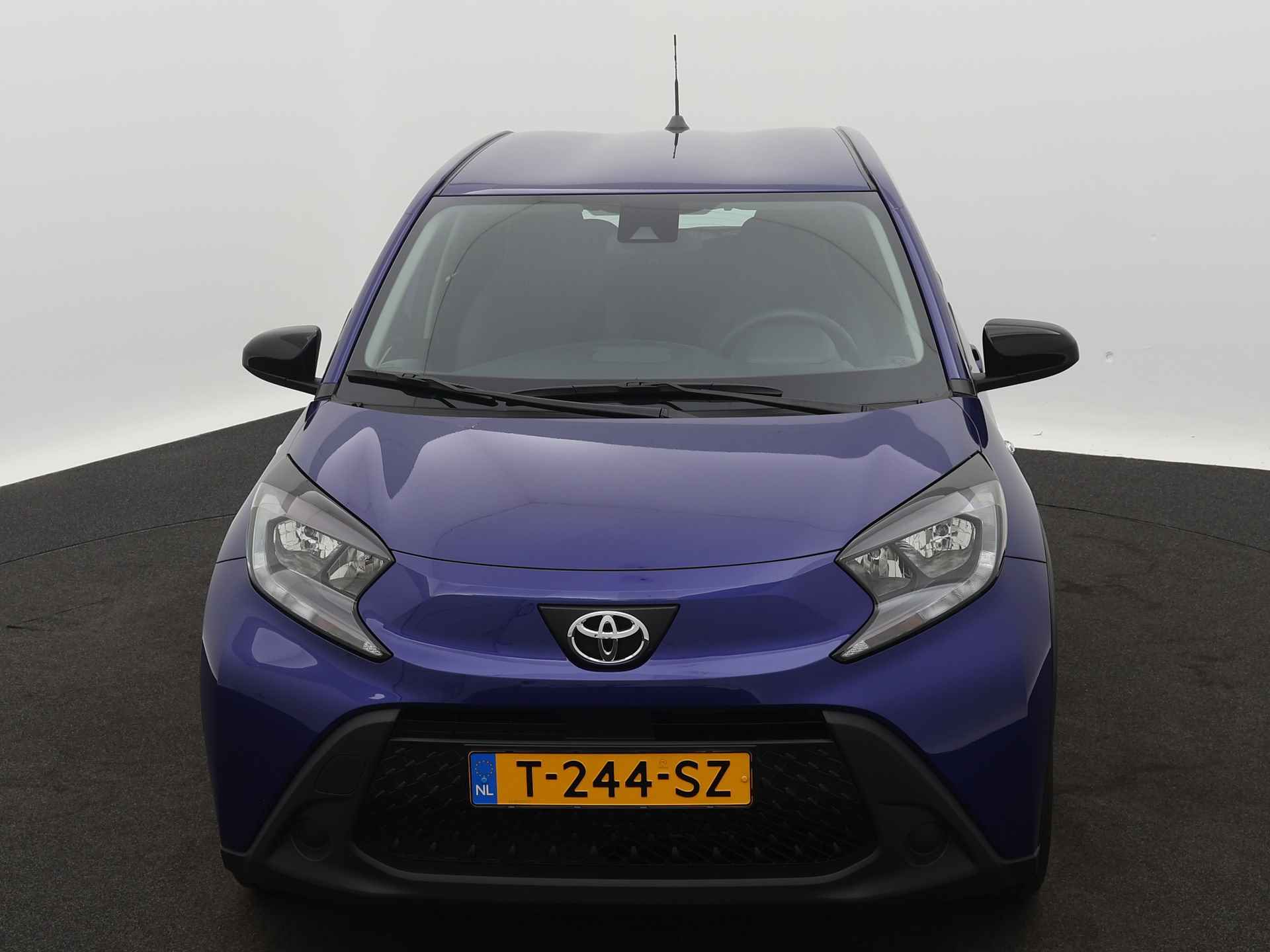 Toyota Aygo X 1.0 VVT-i MT play - 27/41