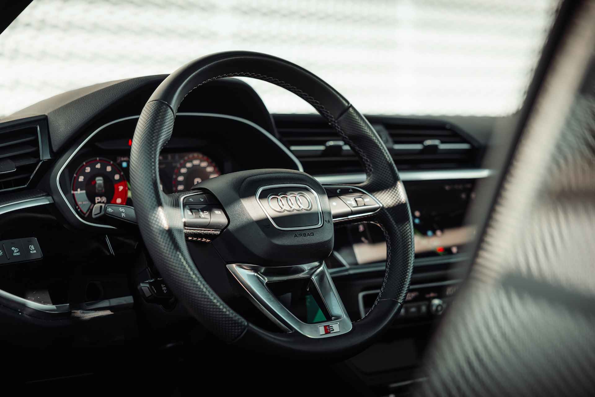 Audi Q3 35 TFSI 150pk s-tronic S edition | Panoramadak | Optiek zwart | Stoelverwarming | Audi sound - 20/32