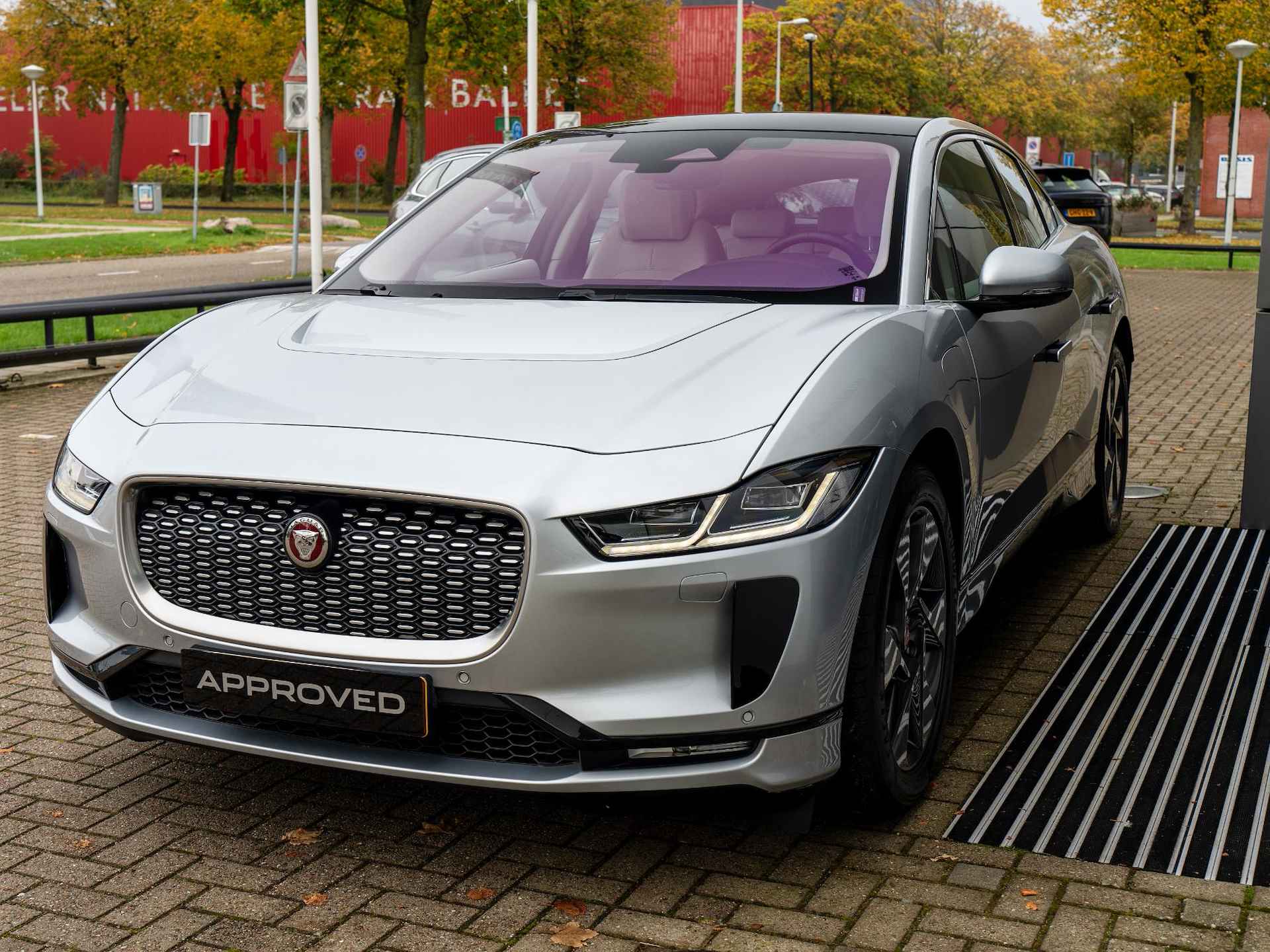 Jaguar I-PACE EV400 SE 90 kWh | Luchtvering | Panorama dak | - 5/39