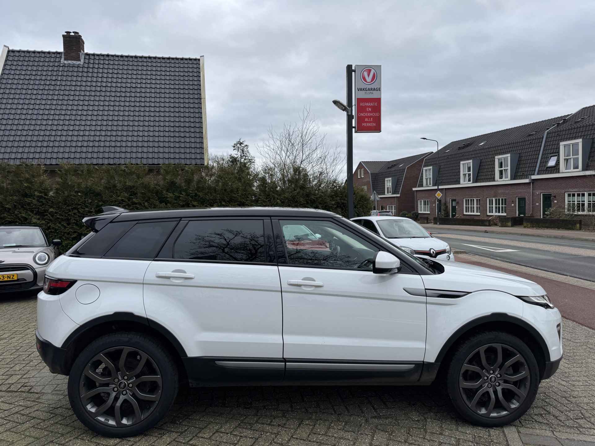 Land Rover Range Rover Evoque 2.0 Si4 Dynamic AWD Aut. Pano | Trekhaak | Camera - 8/36