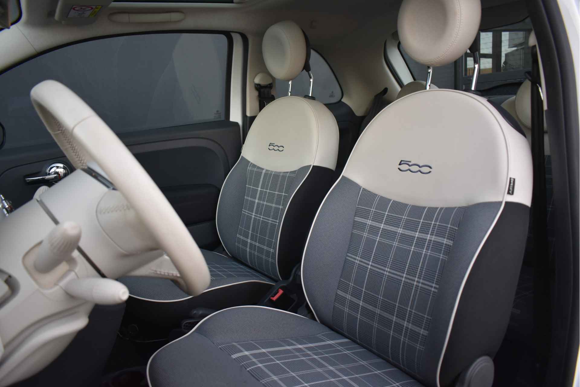 Fiat 500 1.2 Lounge | Navigatie | Airco | Cruise Control | Panorama dak | 15"LMV | Bluetooth Telefoonverbinding !! - 9/37