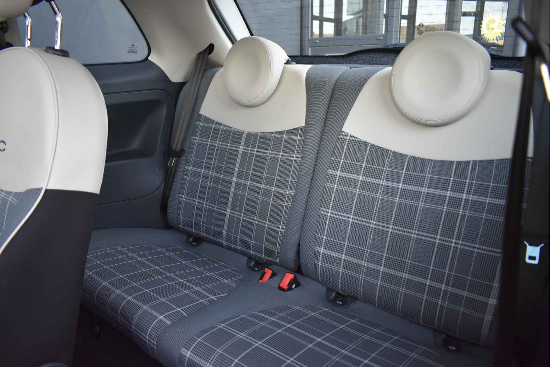 Fiat 500 1.2 Lounge | Navigatie | Airco | Cruise Control | Panorama dak | 15"LMV | Bluetooth Telefoonverbinding !! - 11/37