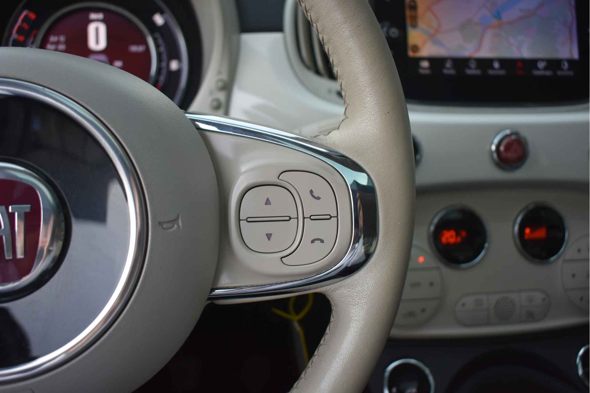 Fiat 500 1.2 Lounge | Navigatie | Airco | Cruise Control | Panorama dak | 15"LMV | Bluetooth Telefoonverbinding !! - 18/37