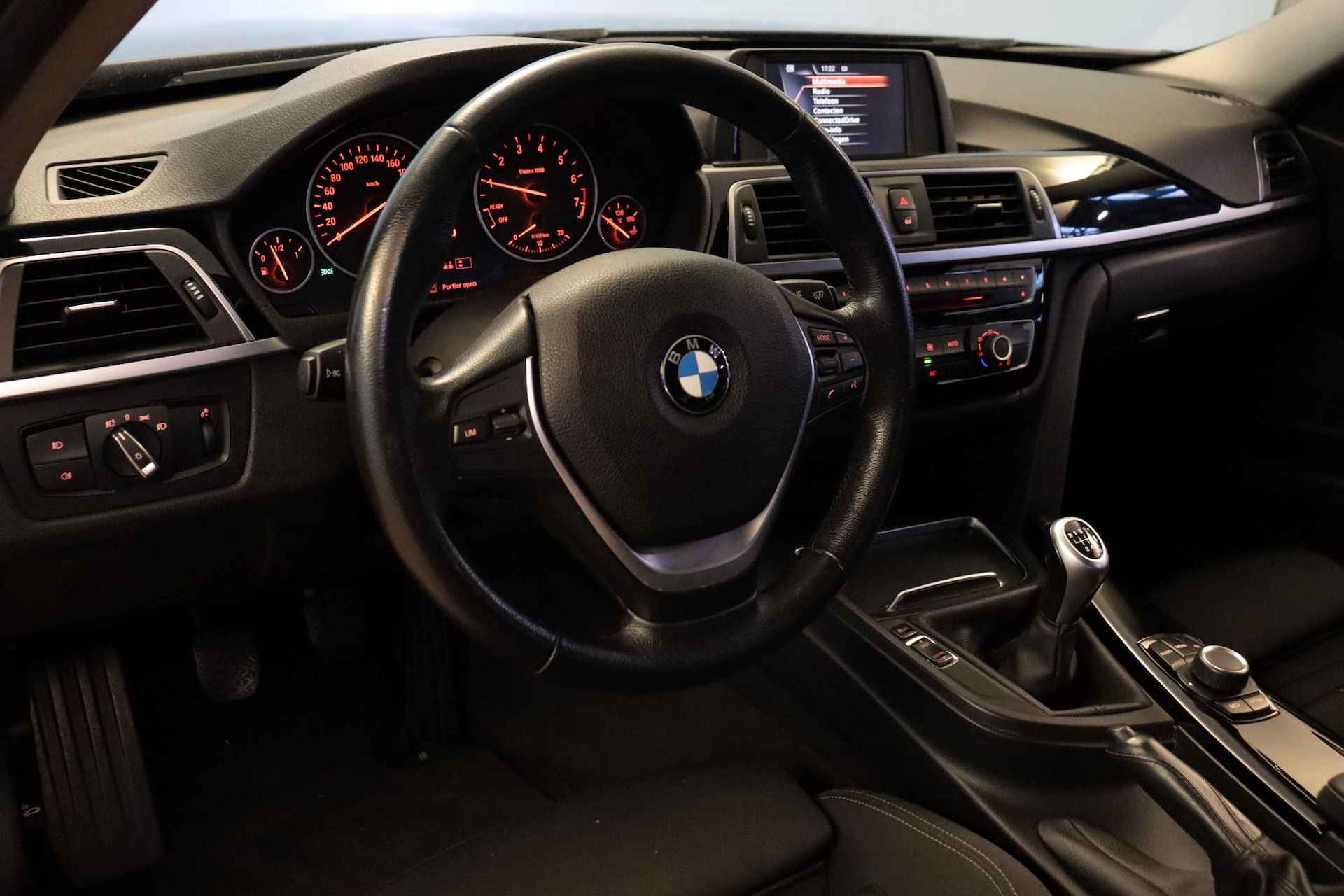 BMW 3-serie 320i Sedan | BLUETOOTH | CLIMA | PDC ACHTER | LIMITER | LMV | - 11/30