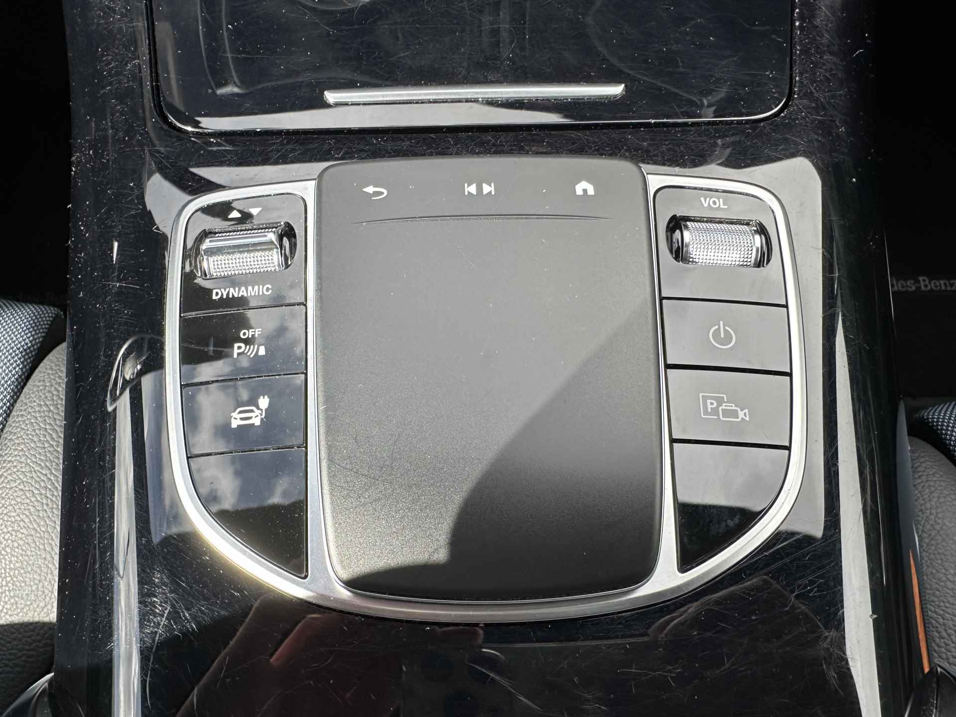 Mercedes-Benz EQC 400 4MATIC Premium AMG, 80 kWh incl. BTW Schuifdak|Burmester|Memory|360-Camera|Stoelverw|Sfeerverlichting - 17/32