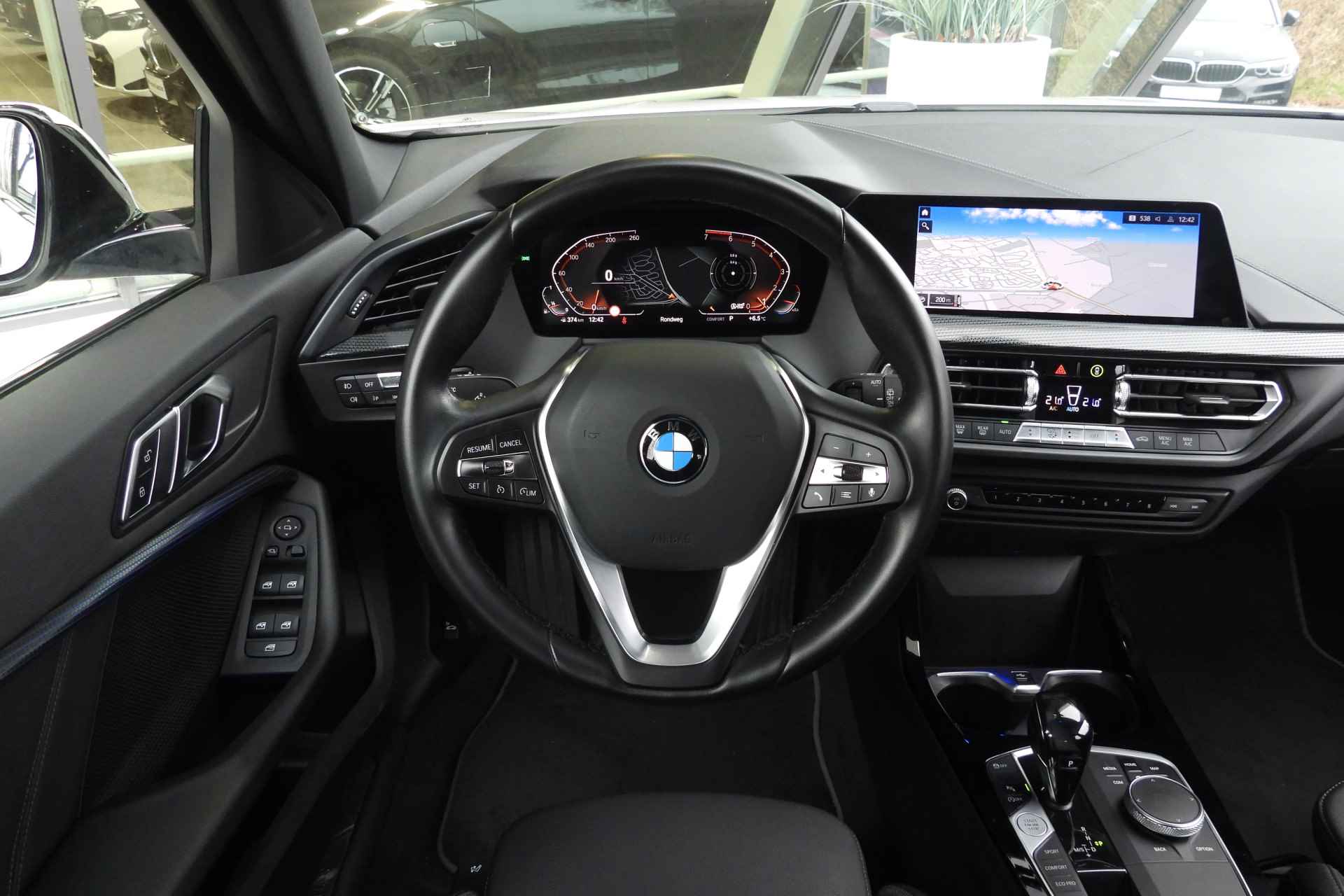 BMW 1-serie 118i Executive Sport Line Automaat / Sportstoelen / LED / Cruise Control / PDC / Live Cockpit Professional - 23/35