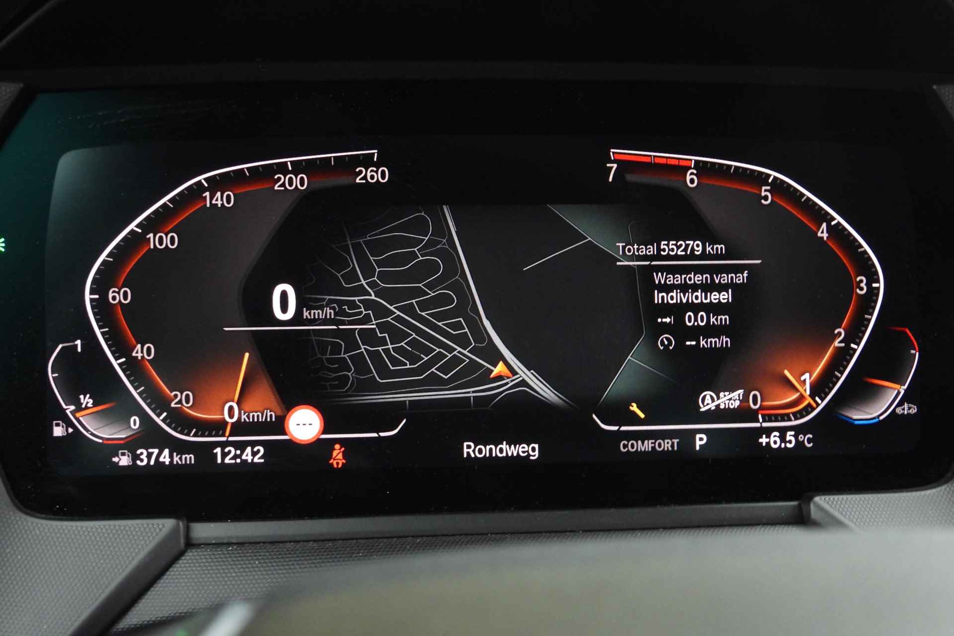 BMW 1-serie 118i Executive Sport Line Automaat / Sportstoelen / LED / Cruise Control / PDC / Live Cockpit Professional - 26/35