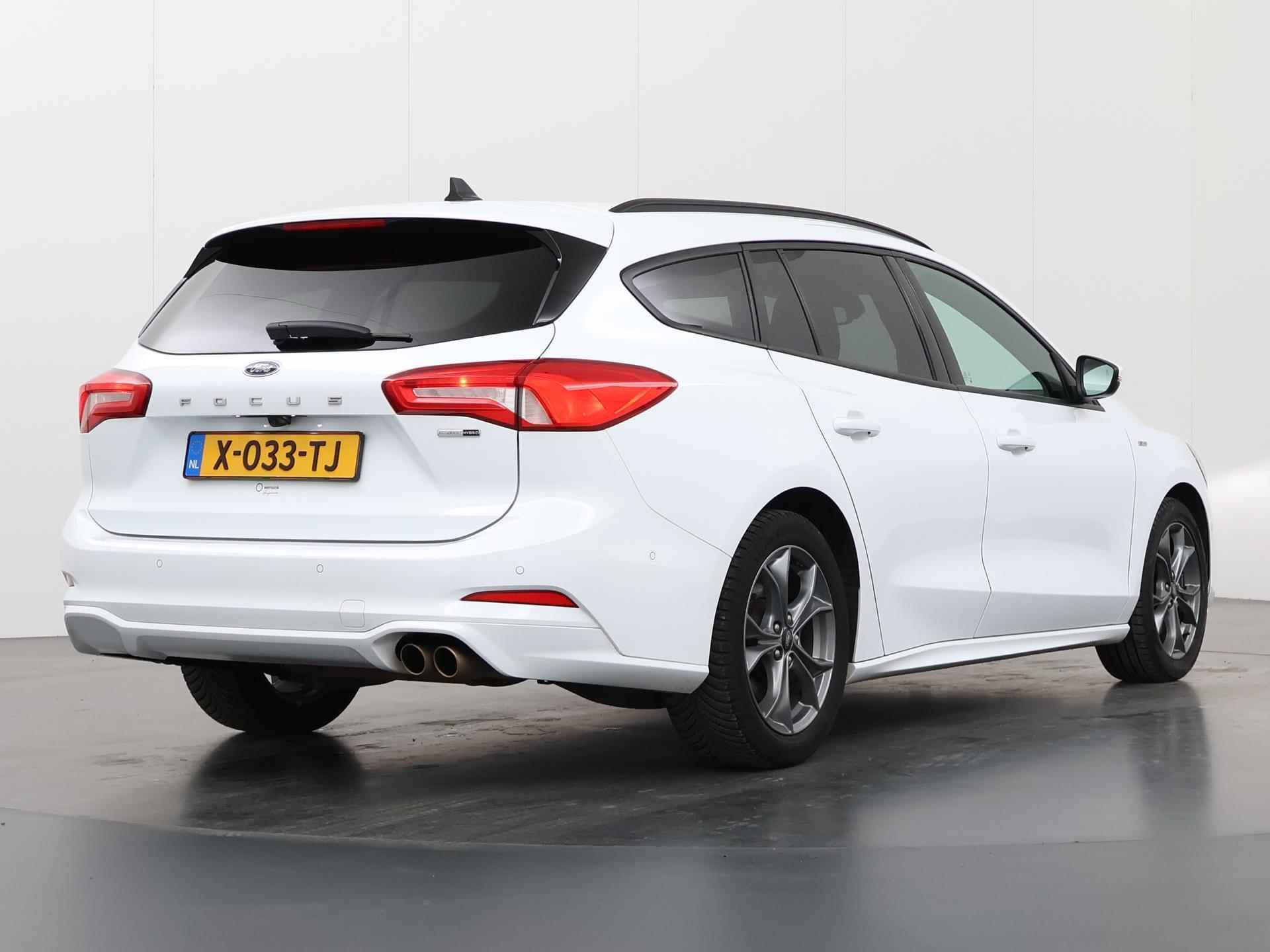 Ford Focus Wagon 1.0 EcoBoost ST Line Business | Navigatie | Climate Control | Winterpack | Cruise Control | Achteruitrijcamera | - 3/38