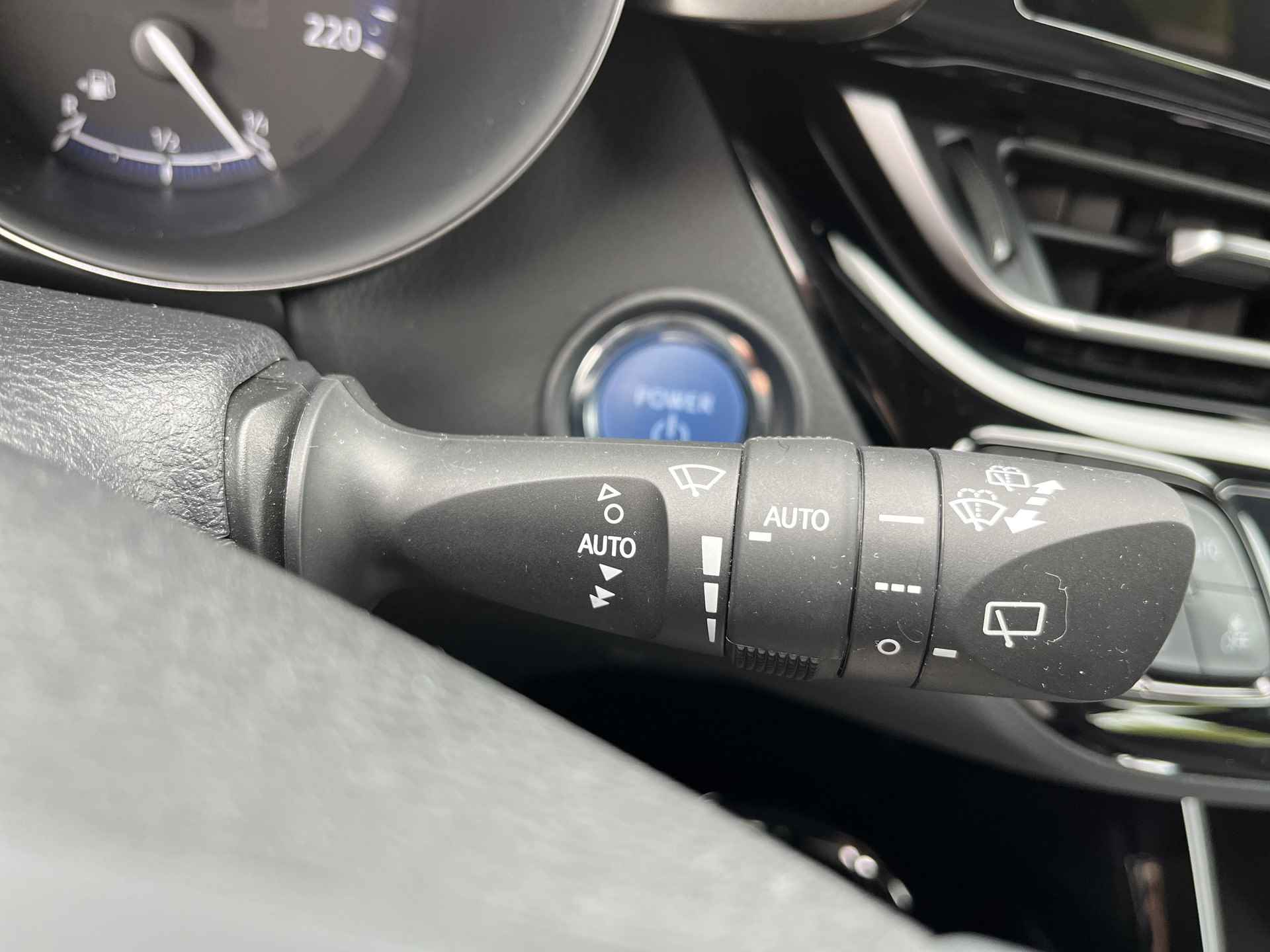 Toyota C-HR 1.8 Hybrid Dynamic | All-in prijs | Apple/Android | Camera | Parkeersensoren | Navigatie | - 22/36
