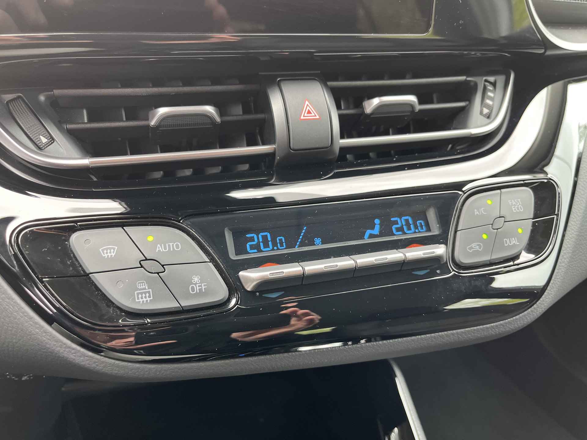 Toyota C-HR 1.8 Hybrid Dynamic | All-in prijs | Apple/Android | Camera | Parkeersensoren | Navigatie | - 26/36