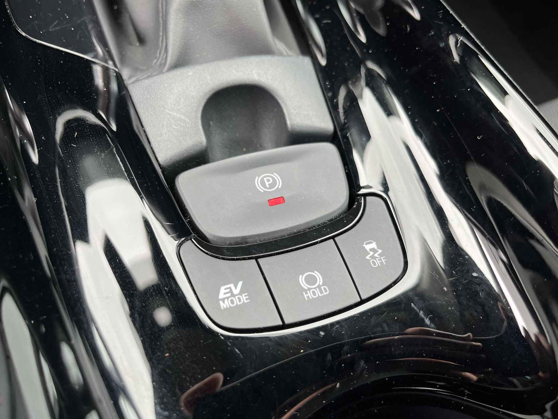 Toyota C-HR 1.8 Hybrid Dynamic | All-in prijs | Apple/Android | Camera | Parkeersensoren | Navigatie | - 28/36