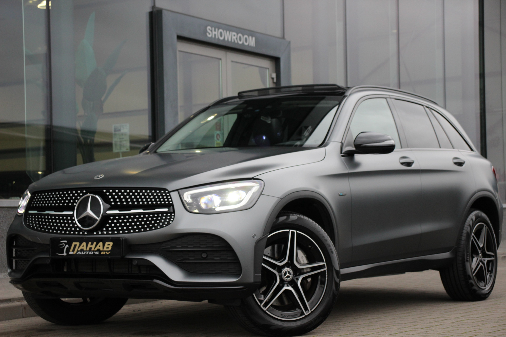 Mercedes-Benz GLC 300e 4MATIC Premium Plus AMG | Night | Pano. | ACC | Sfeerverlichting | Memory stoelen