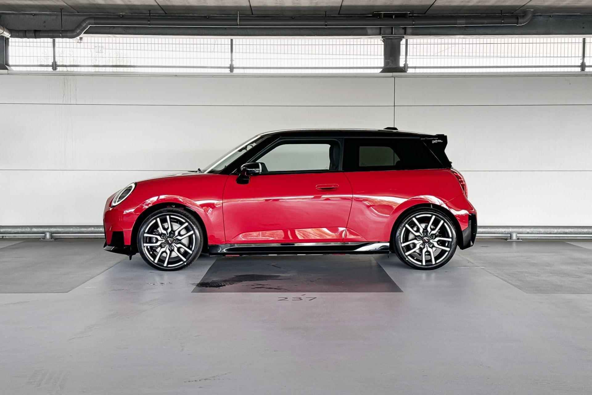 MINI Cooper SE John Cooper Works - 2/23