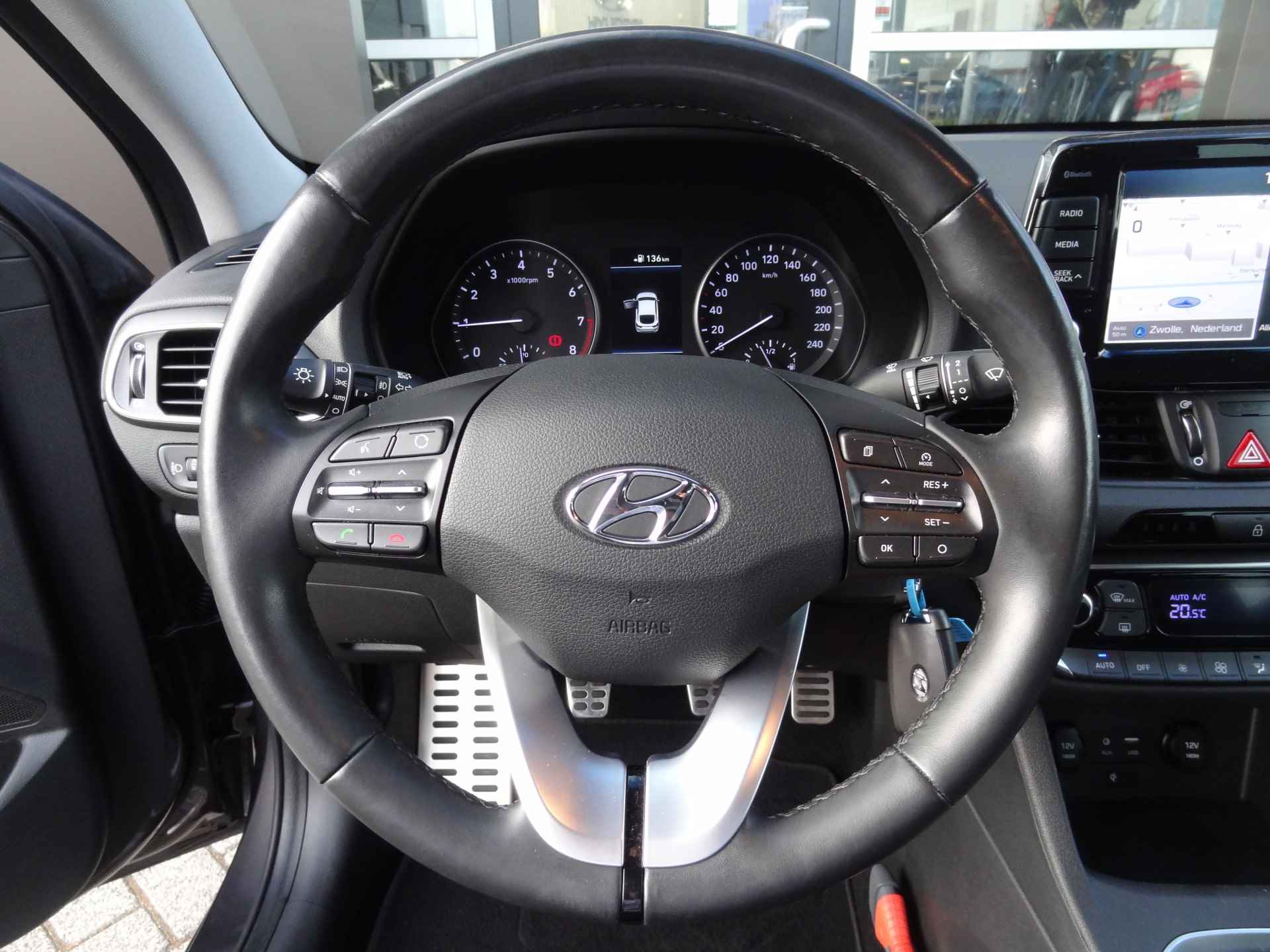 Hyundai i30 Fastback 1.0 T-GDI Comfort | TREKHAAK | ELEKTRISCHE STOELEN | ACHTERUITRIJCAMERA - 18/30