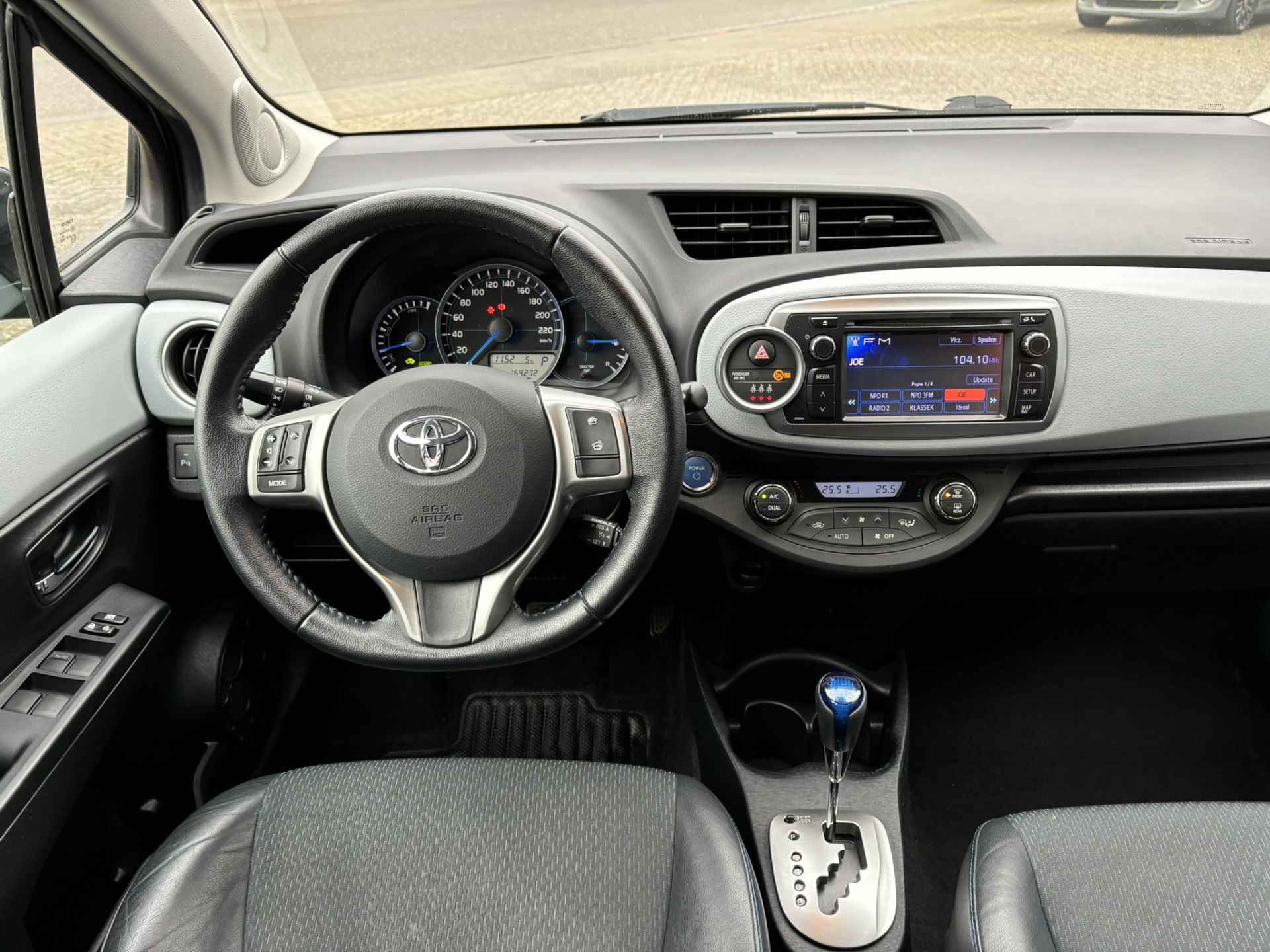 Toyota Yaris 1.5 Full Hybrid Dynamic / NL Auto / Cruise Control / Navi / Incl Winterset Op Velg / - 3/36