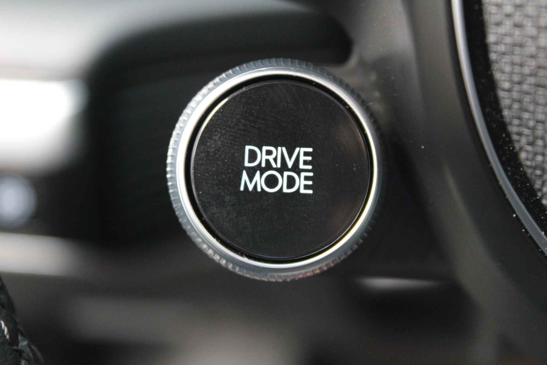 Hyundai IONIQ 5 58 kWh 170pk Connect Automaat | Leder | Climate | Camera | Keyless | Full Led | Navigatie | 19" Lichtmetaal | Parkeer Assistent - 20/28