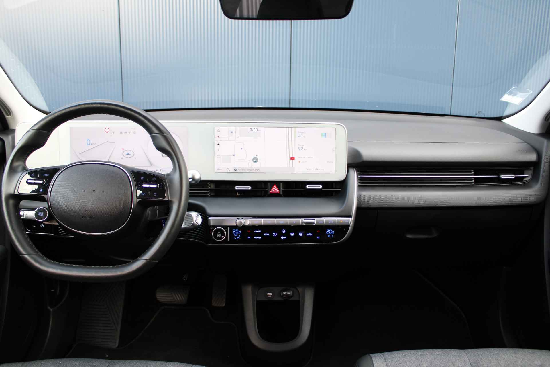 Hyundai IONIQ 5 58 kWh 170pk Connect Automaat | Leder | Climate | Camera | Keyless | Full Led | Navigatie | 19" Lichtmetaal | Parkeer Assistent - 24/28