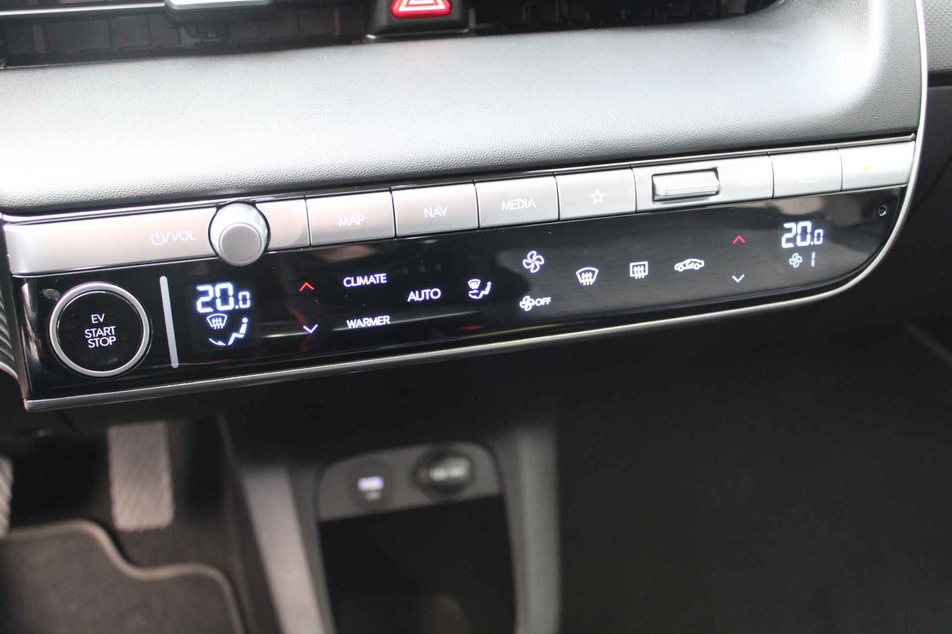 Hyundai IONIQ 5 58 kWh 170pk Connect Automaat | Leder | Climate | Camera | Keyless | Full Led | Navigatie | 19" Lichtmetaal | Parkeer Assistent - 26/28