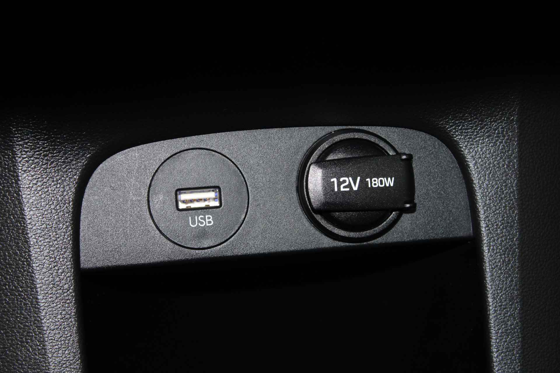 Hyundai IONIQ 5 58 kWh 170pk Connect Automaat | Leder | Climate | Camera | Keyless | Full Led | Navigatie | 19" Lichtmetaal | Parkeer Assistent - 27/28