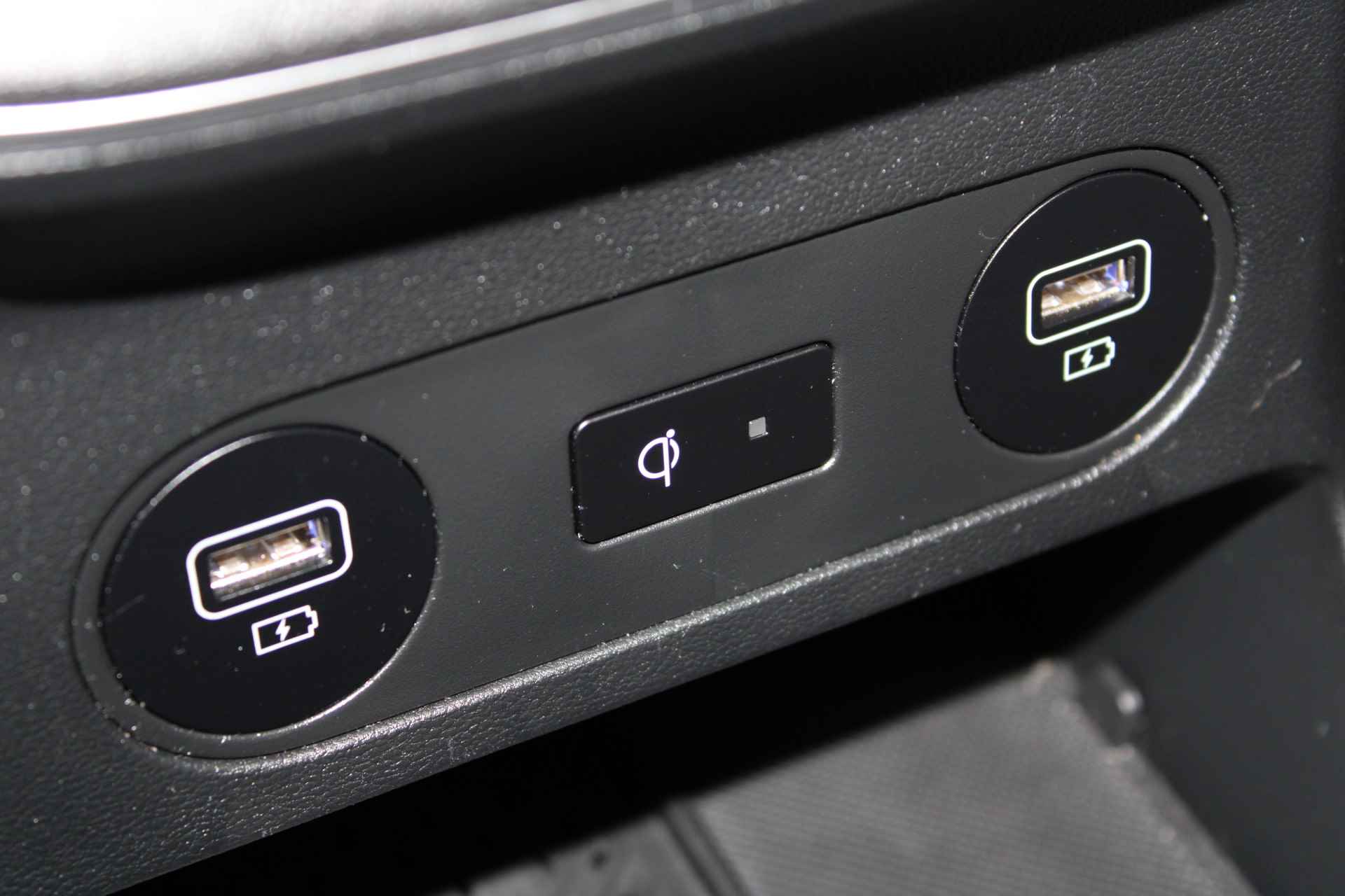 Hyundai IONIQ 5 58 kWh 170pk Connect Automaat | Leder | Climate | Camera | Keyless | Full Led | Navigatie | 19" Lichtmetaal | Parkeer Assistent - 28/28
