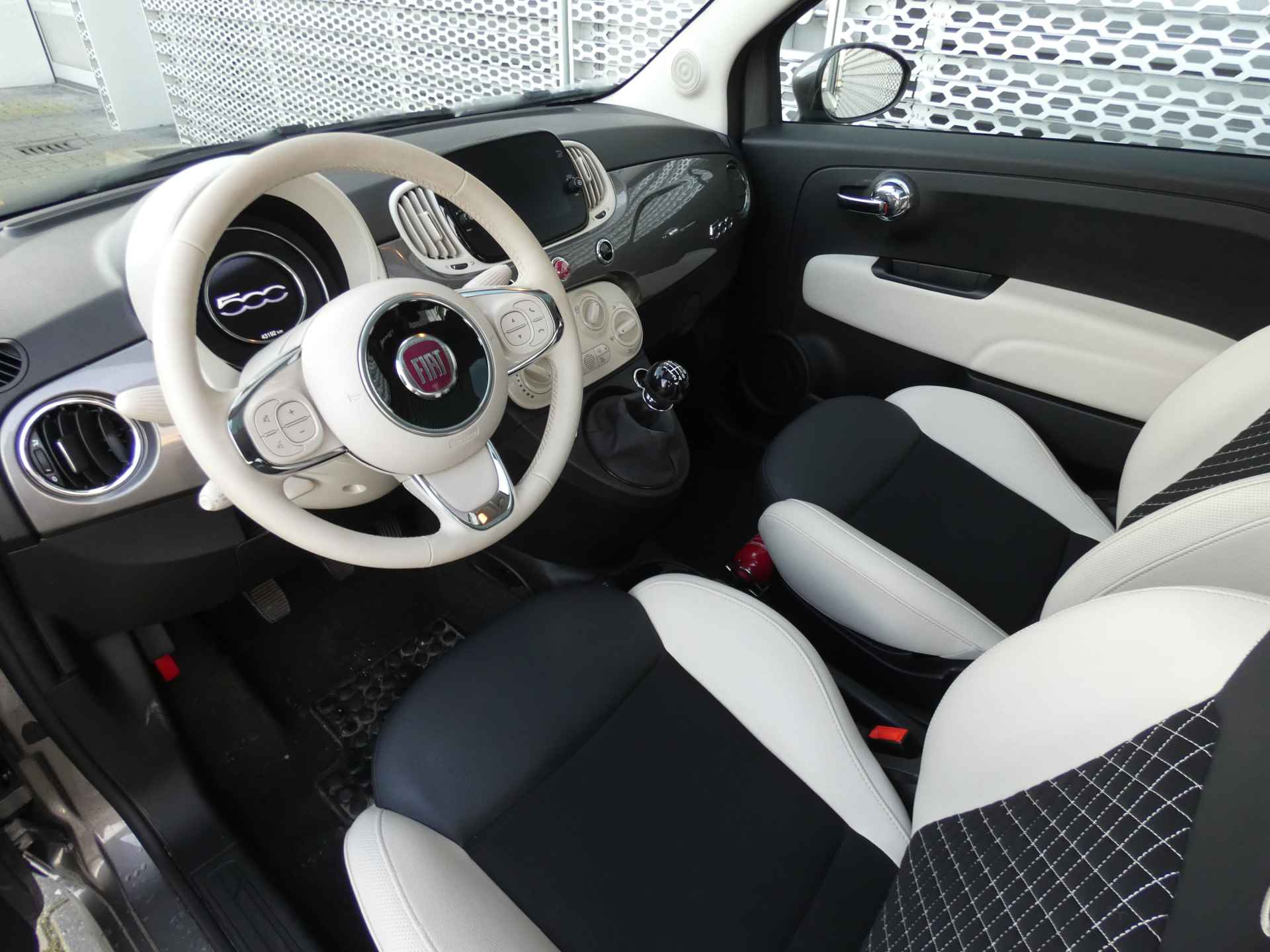 Fiat 500 1.0 Hybrid Dolcevita | Full Map Navigatie | Parkeersensoren | Airco - 11/29