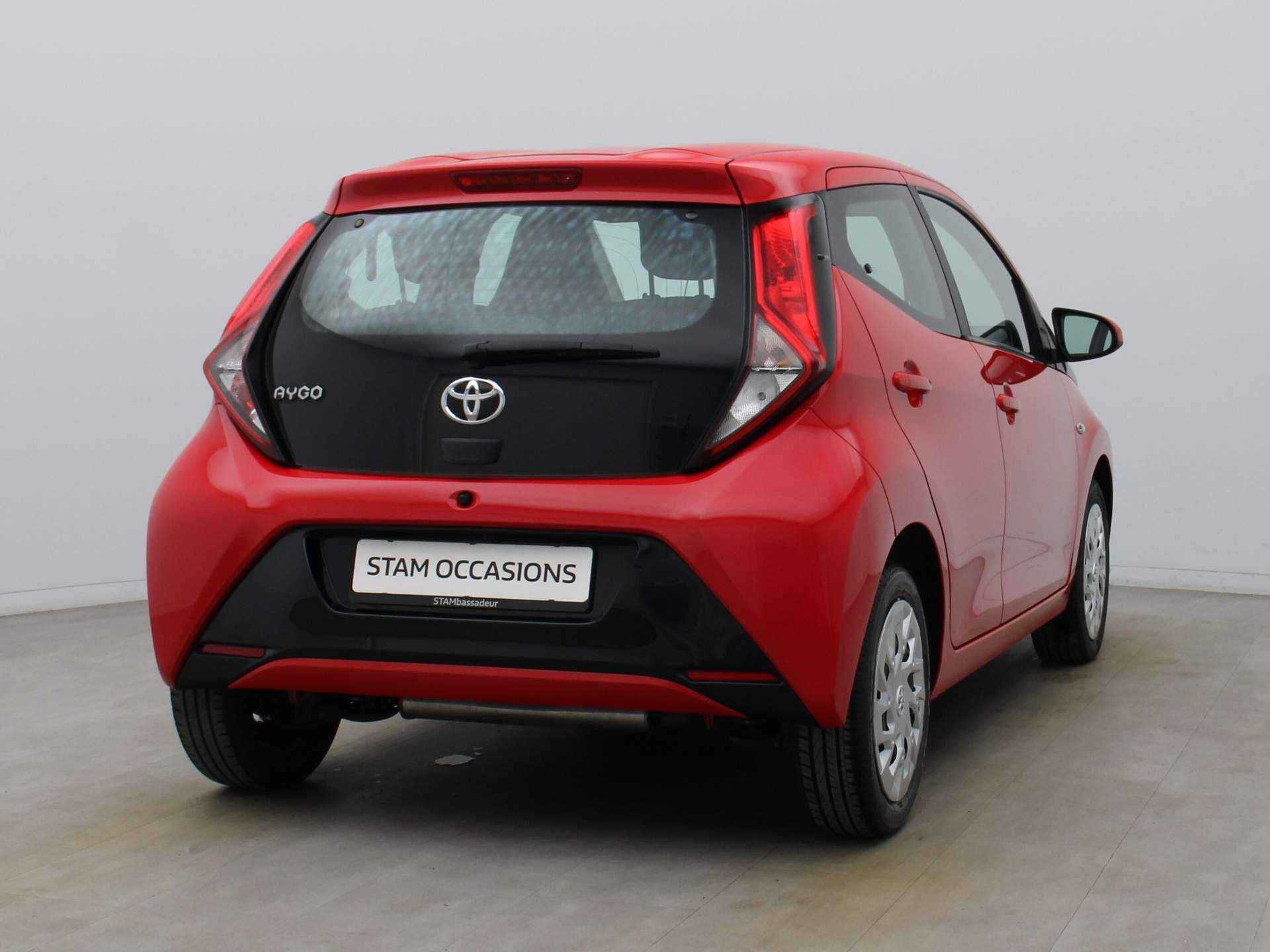 Toyota Aygo 73pk VVT-i x-play limited Airco | Camera | Carplay | 5-Deurs - 18/38