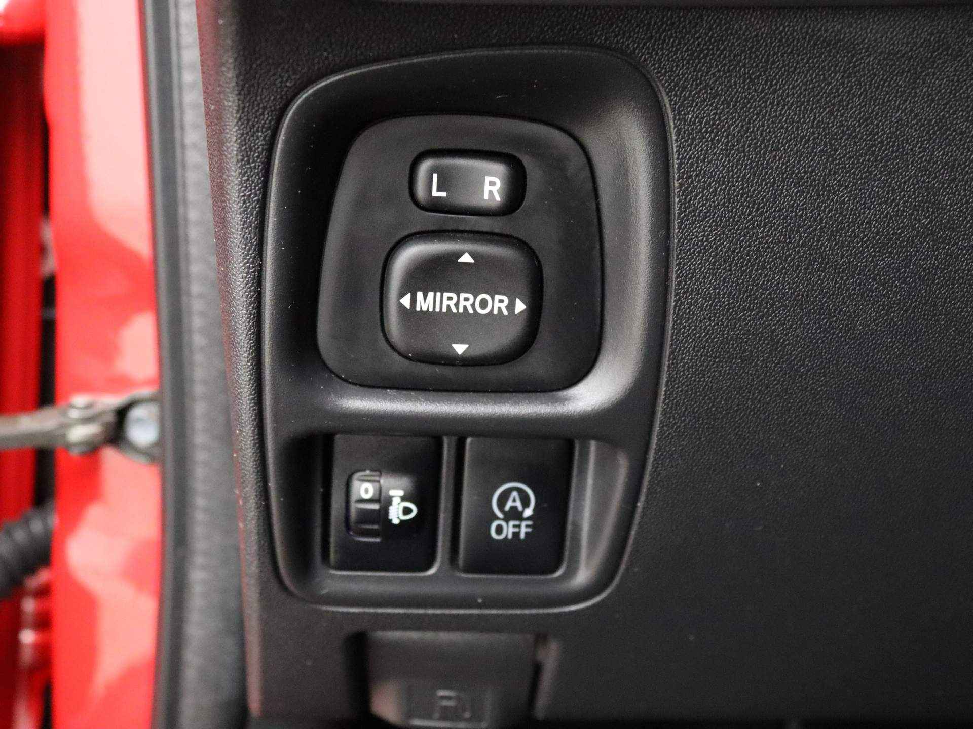 Toyota Aygo 73pk VVT-i x-play limited Airco | Camera | Carplay | 5-Deurs - 27/38