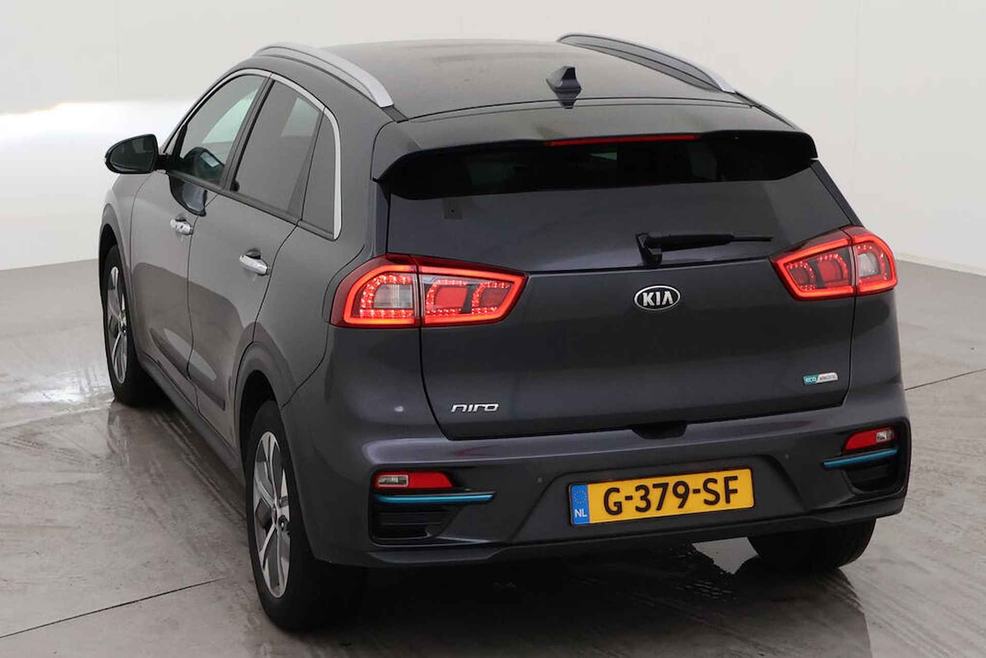 Kia e-Niro ExecutiveLine 64 kWh LEDER | NAVI | STOELVERWARMING - 11/15