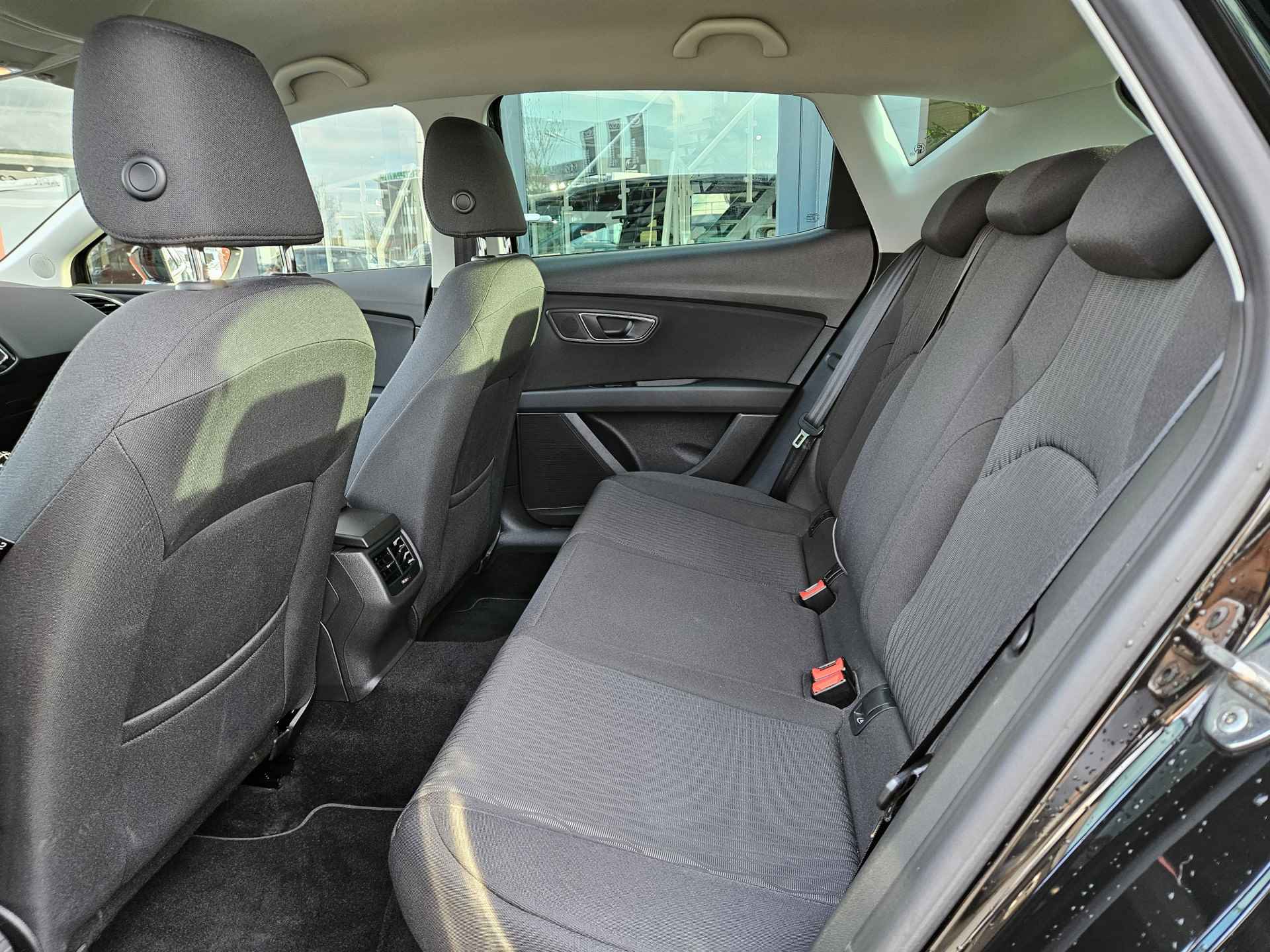 SEAT Leon 1.0 EcoTSI Style Connect / APPLE CARPLAY & ANDROID AUTO / NAVI / PARKEERSENSOREN / - 32/36