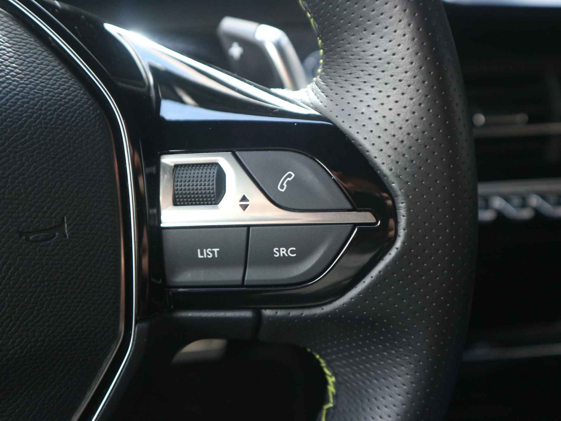 Peugeot 2008 1.2 130pk GT-Line Automaat | Apple Carplay | Cruise Control | Stoelverwarming - 19/42