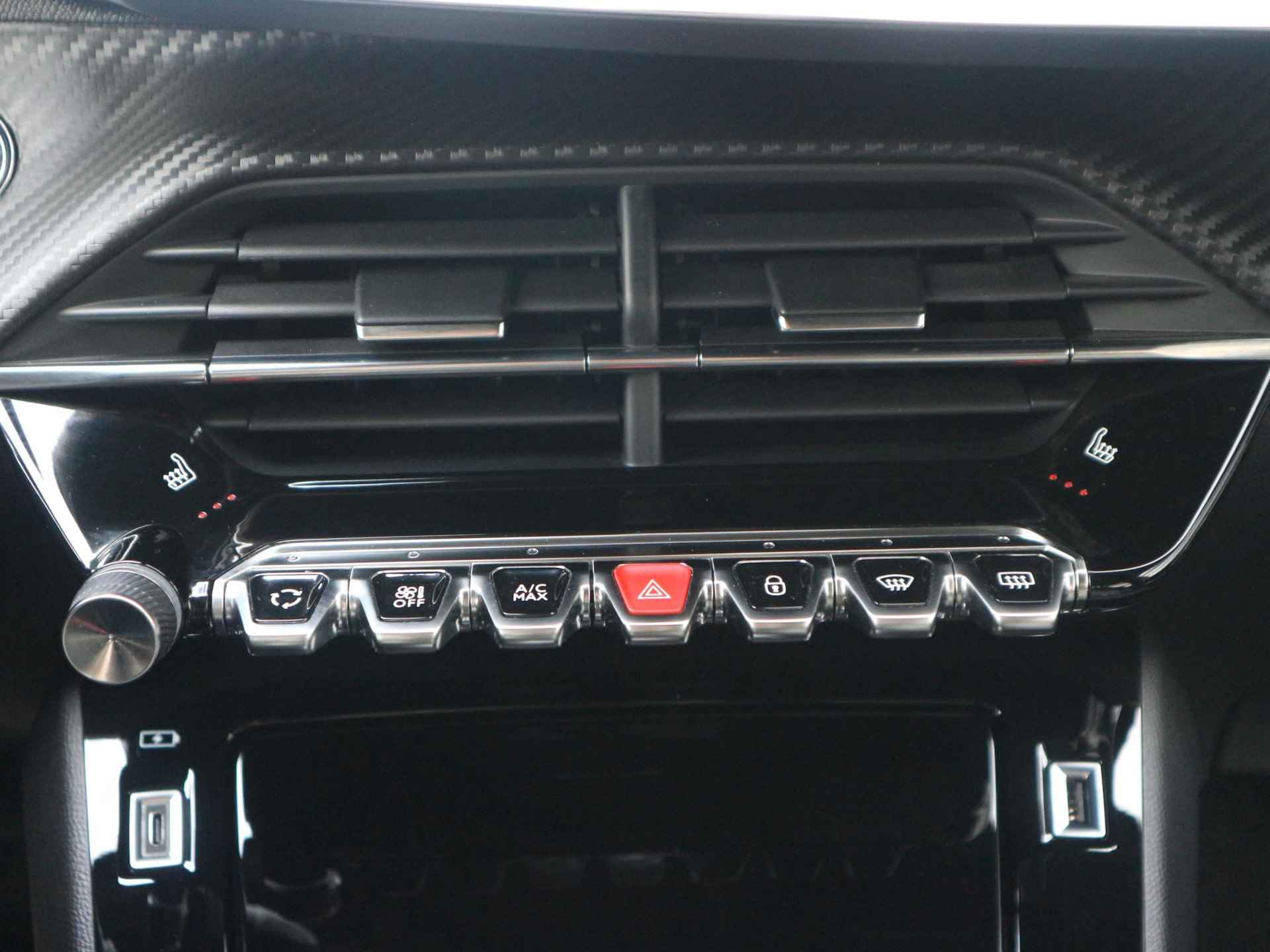 Peugeot 2008 1.2 130pk GT-Line Automaat | Apple Carplay | Cruise Control | Stoelverwarming - 37/42