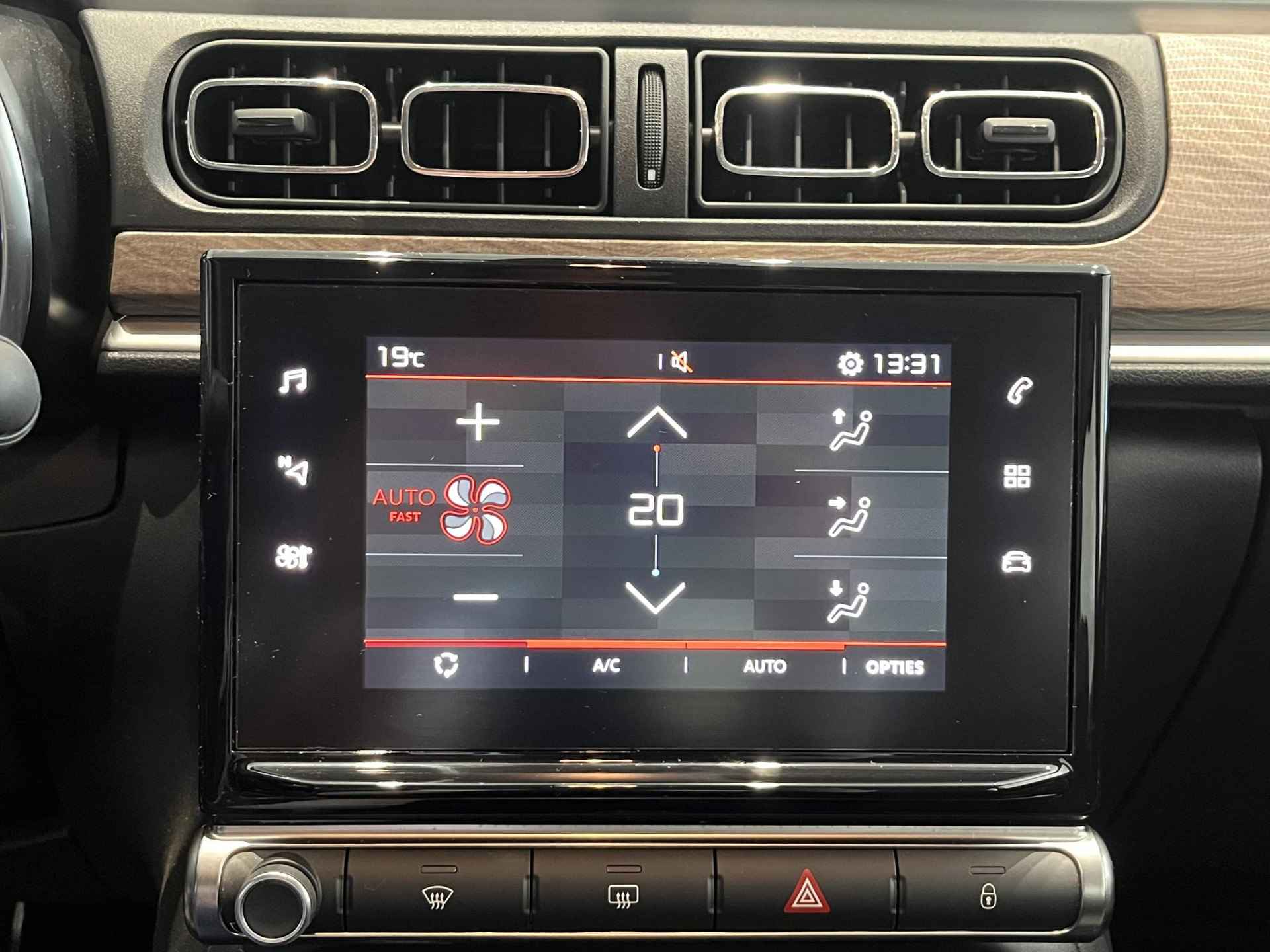 Citroen C3 1.2 PureTech Business Demo voertuig, bel voor de actuele km stand. Snel leverbaar! - 17/34