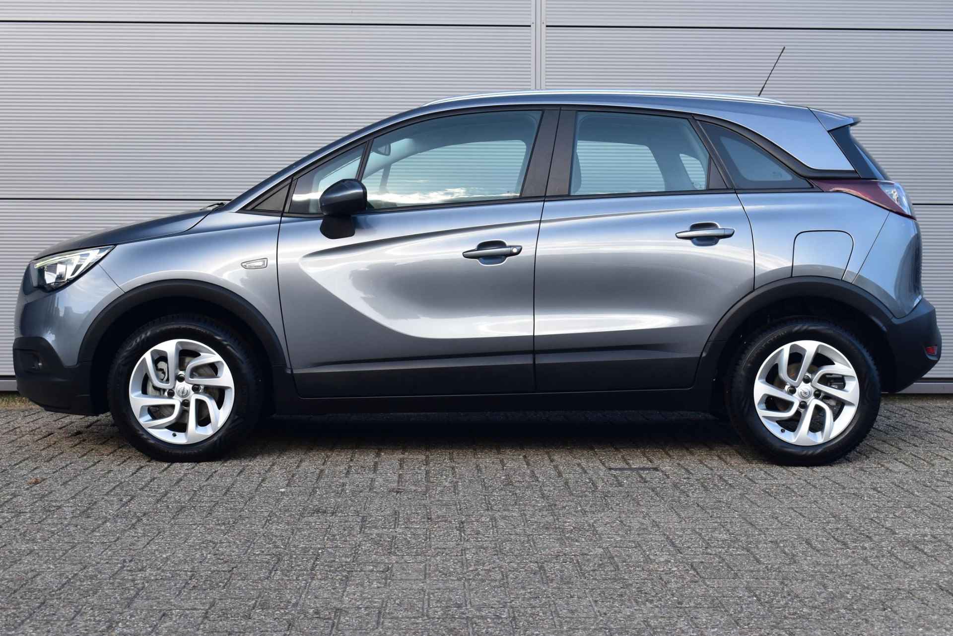 Opel Crossland X 1.2 Turbo Innovation Parkeersensoren Navigatie Stuur en Stoelverwarming WINTERPAKKET! - 2/41