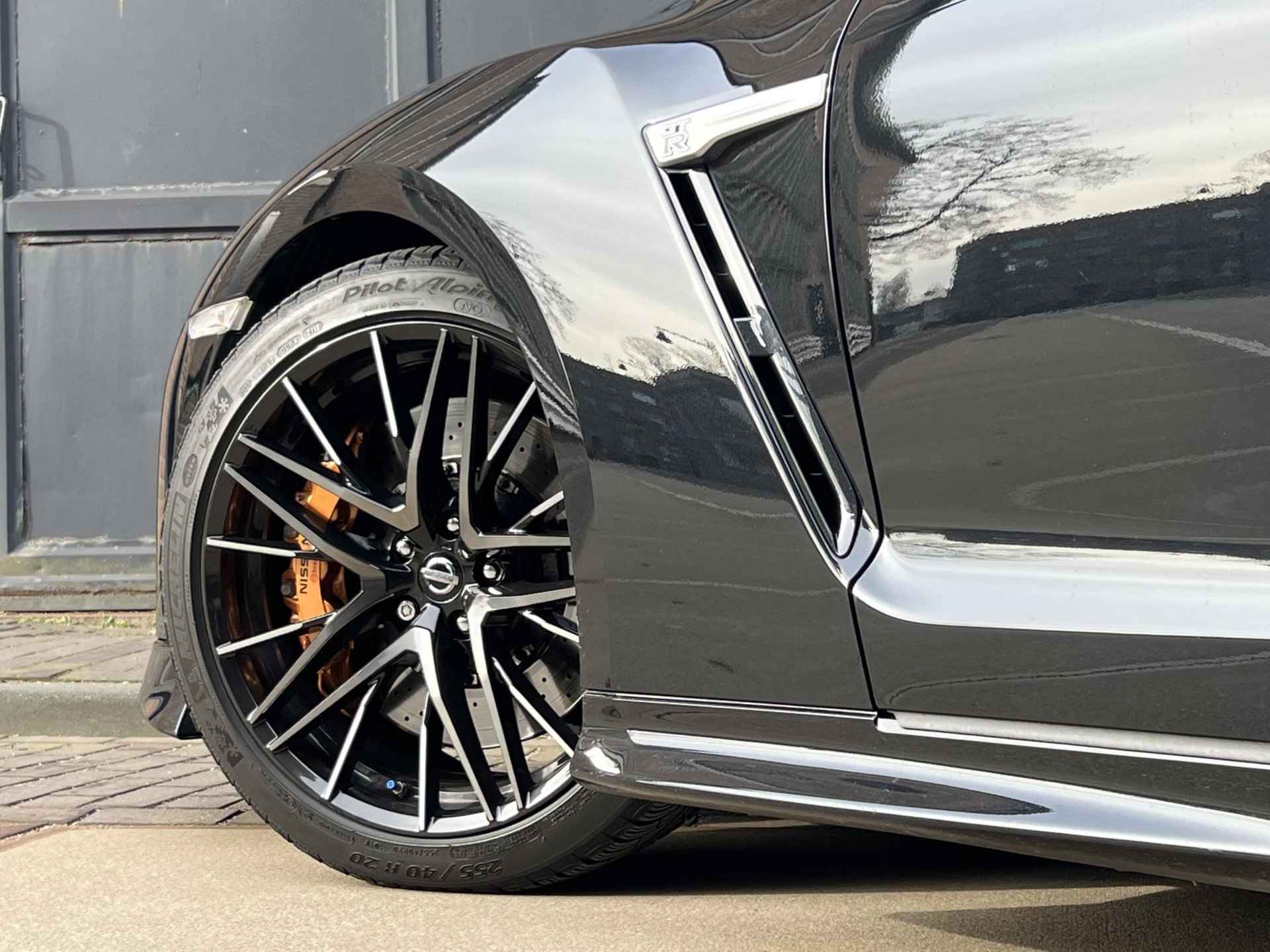 Nissan GT-R 3.8 V6 Black Edition Cruise Control | Navigatie | PDC | Camera | Climate Control | Bose Premium Sound | Brembo Remmen | Titanium uitlaat | Apple Carplay | Lederen Kuipstoelen | Black Edition | - 11/50