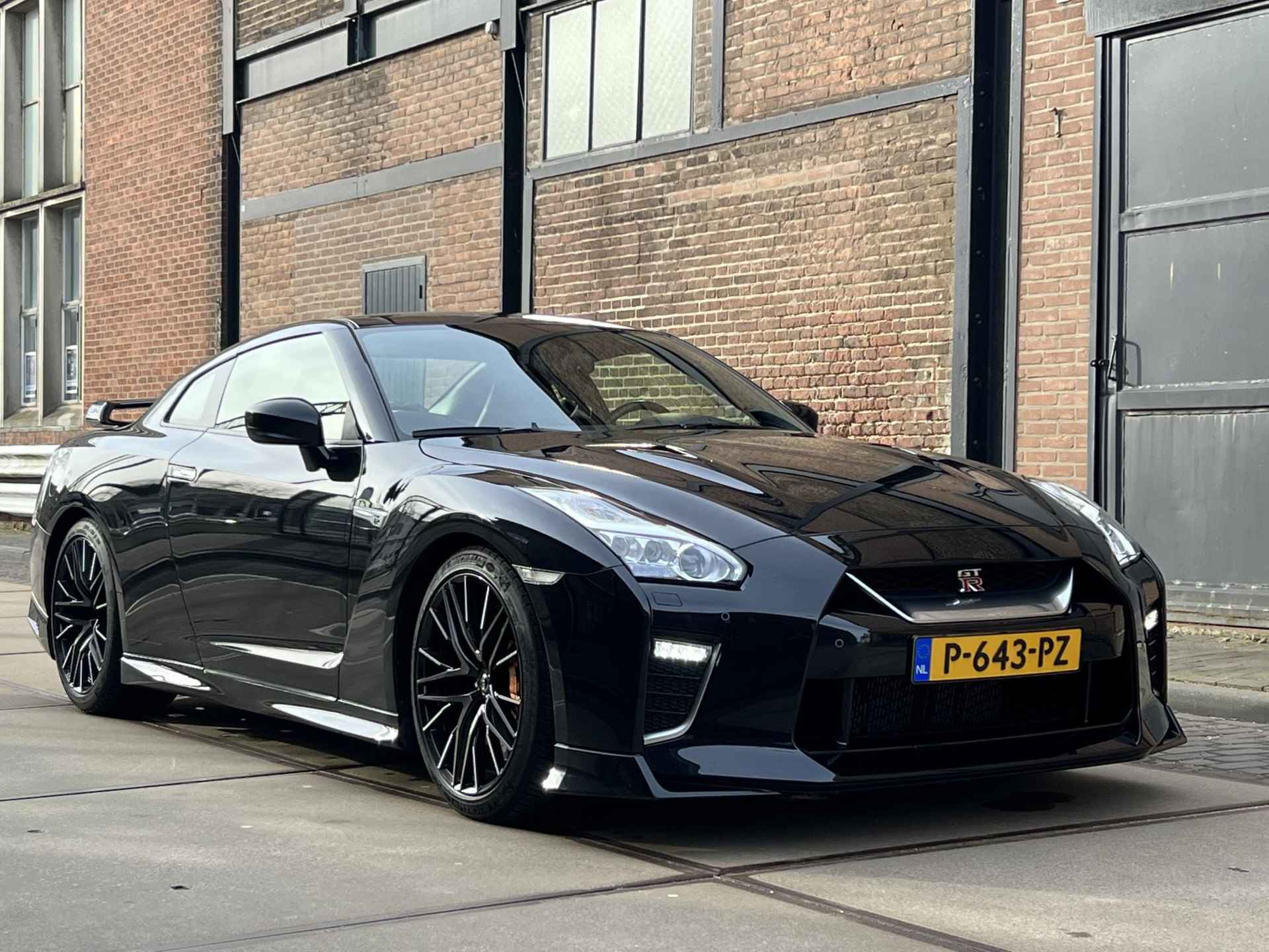 Nissan GT-R 3.8 V6 Black Edition Cruise Control | Navigatie | PDC | Camera | Climate Control | Bose Premium Sound | Brembo Remmen | Titanium uitlaat | Apple Carplay | Lederen Kuipstoelen | Black Edition | - 45/50