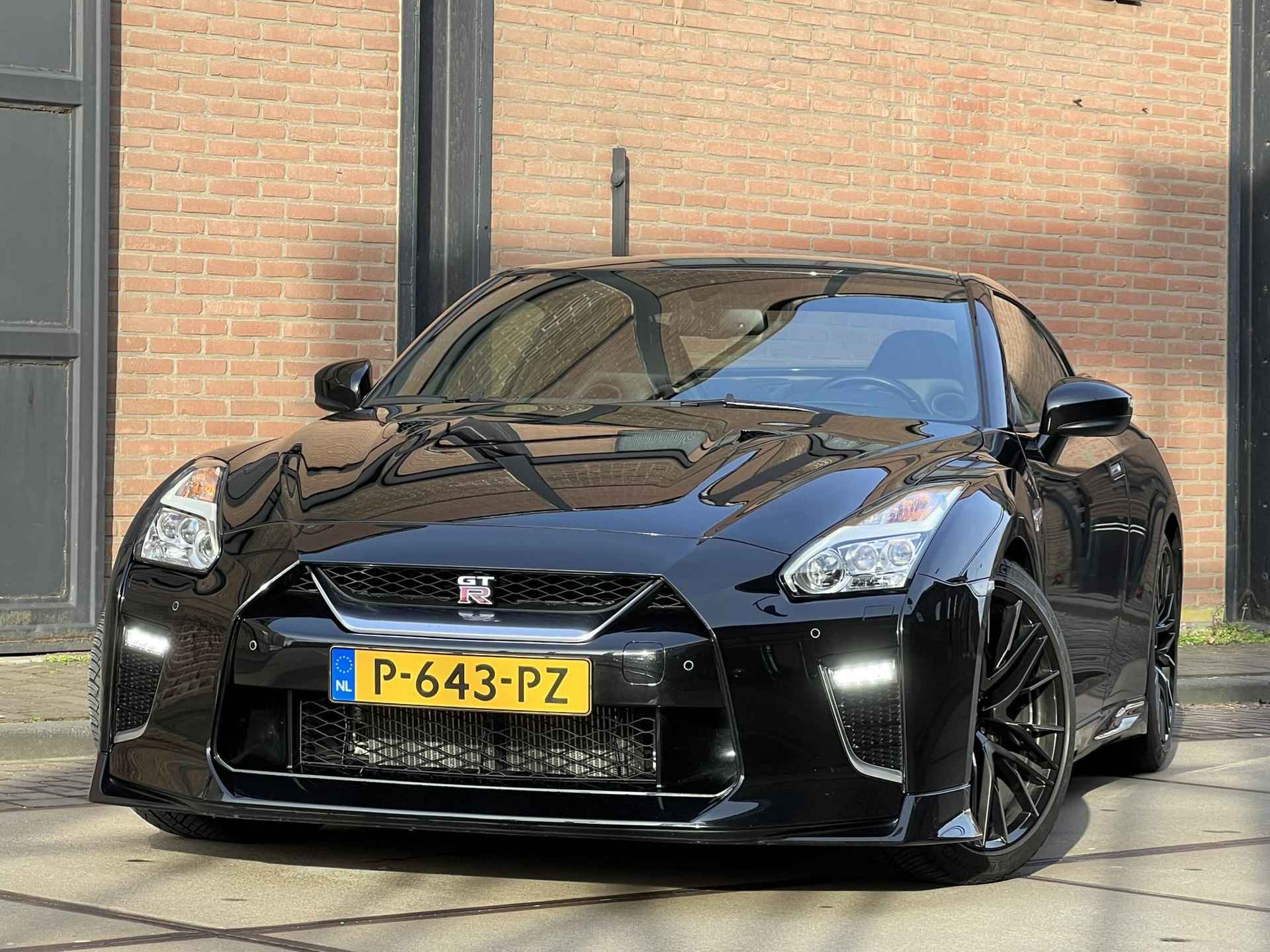 Nissan GT-R 3.8 V6 Black Edition Cruise Control | Navigatie | PDC | Camera | Climate Control | Bose Premium Sound | Brembo Remmen | Titanium uitlaat | Apple Carplay | Lederen Kuipstoelen | Black Edition | - 48/50