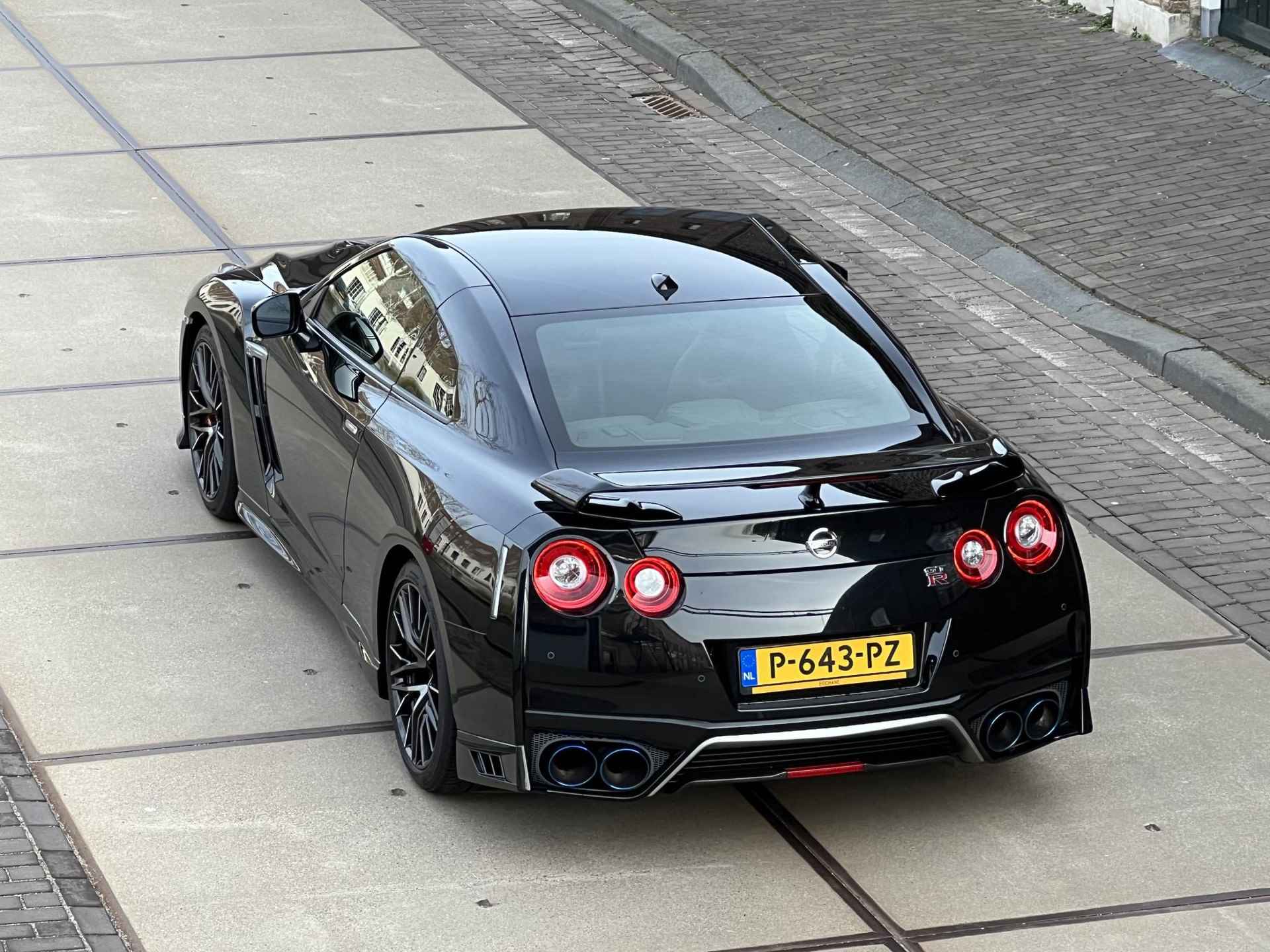 Nissan GT-R 3.8 V6 Black Edition Cruise Control | Navigatie | PDC | Camera | Climate Control | Bose Premium Sound | Brembo Remmen | Titanium uitlaat | Apple Carplay | Lederen Kuipstoelen | Black Edition | - 49/50