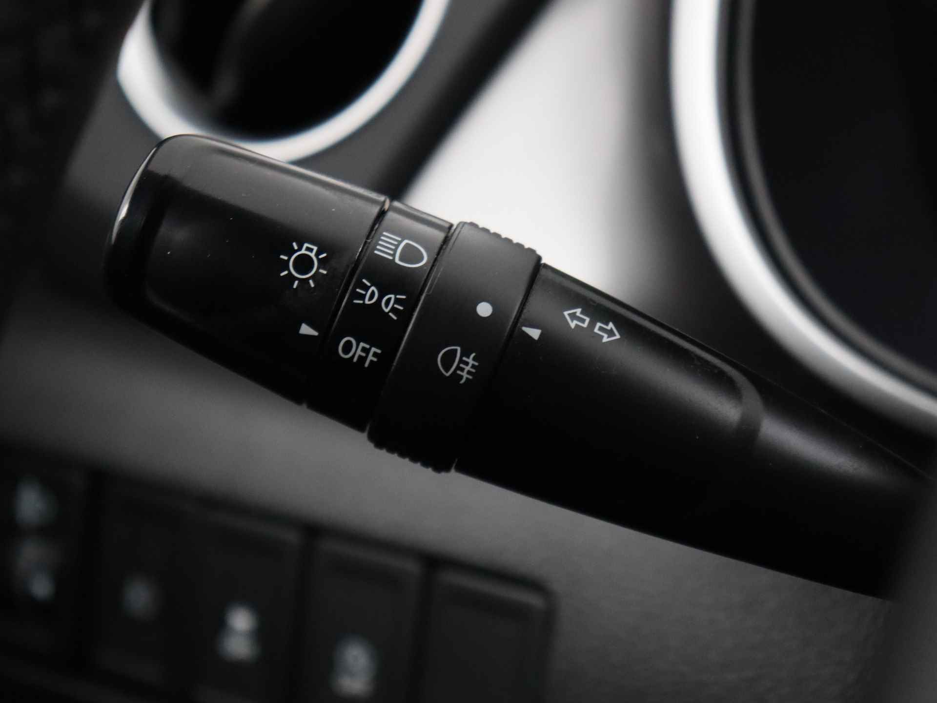 Suzuki Vitara 1.0 Boosterjet Select | 110PK | Camera | Climate Control | Stoelverwarming | Apple Carplay/Android Auto | waalwijk - 18/35