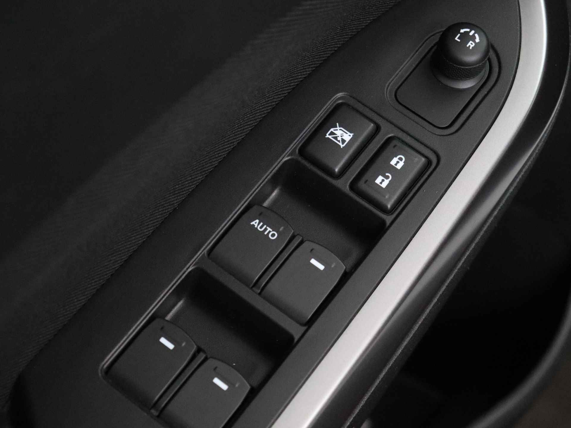 Suzuki Vitara 1.0 Boosterjet Select | 110PK | Camera | Climate Control | Stoelverwarming | Apple Carplay/Android Auto | waalwijk - 25/35
