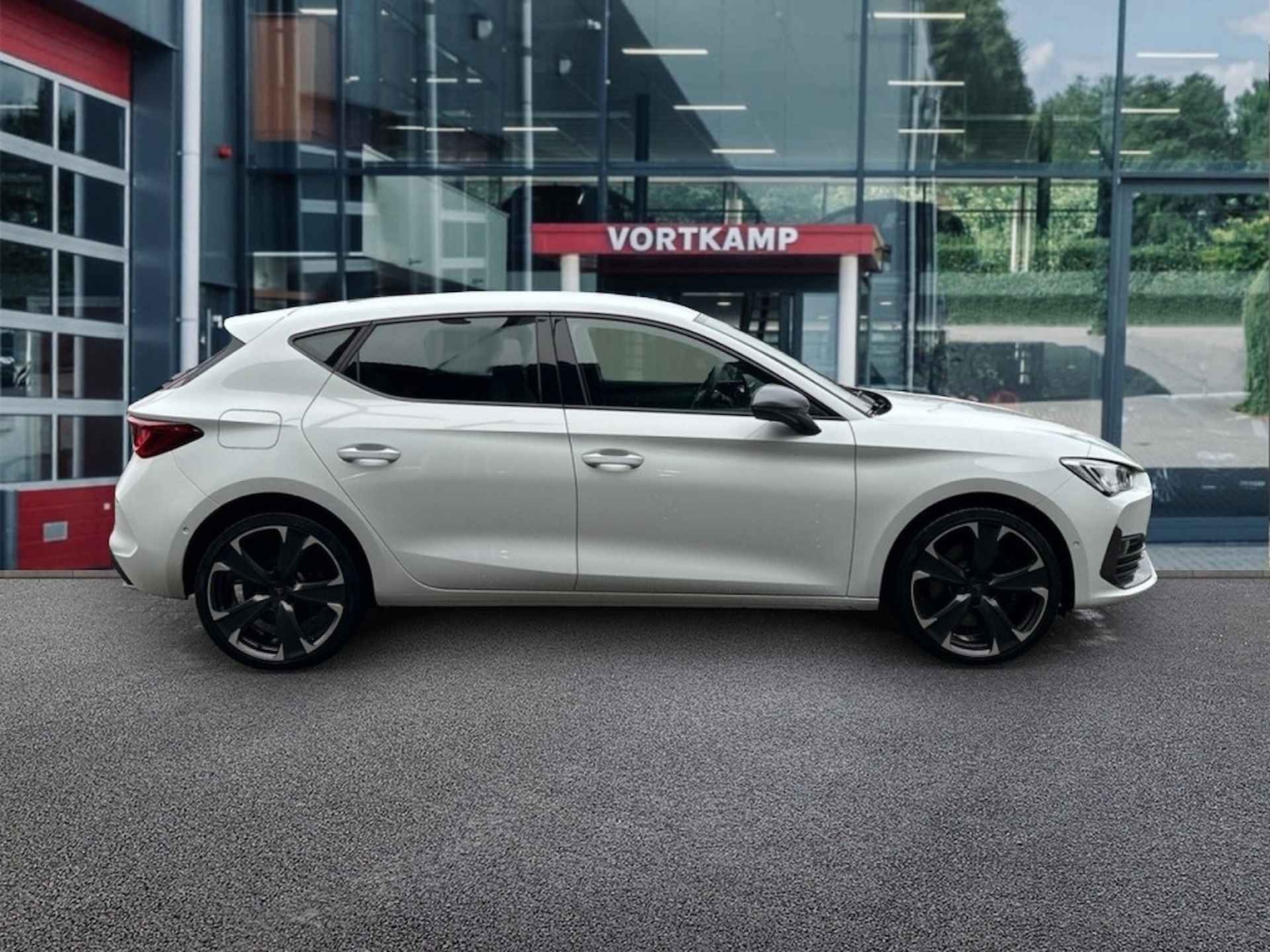 CUPRA Leon 1.4 TSI DSG VZ E-HYBRID CAMERA/NAVI/CARPLAY/ACC/STOELVERW - 4/24