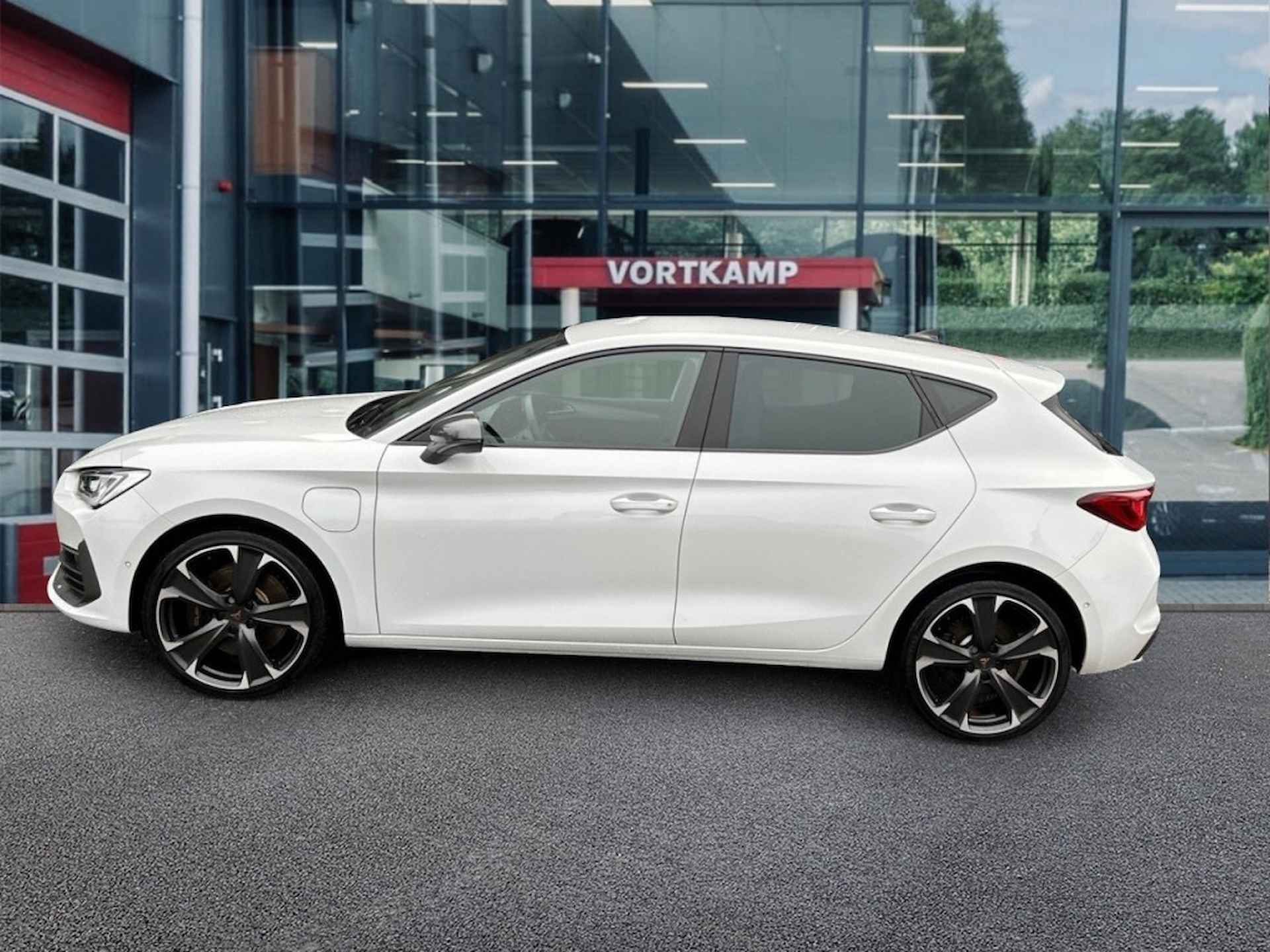 CUPRA Leon 1.4 TSI DSG VZ E-HYBRID CAMERA/NAVI/CARPLAY/ACC/STOELVERW - 8/24